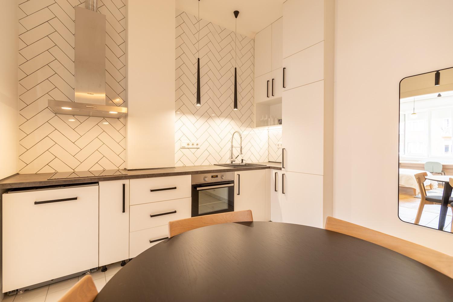 One-Bedroom Apartment - Photo 6
