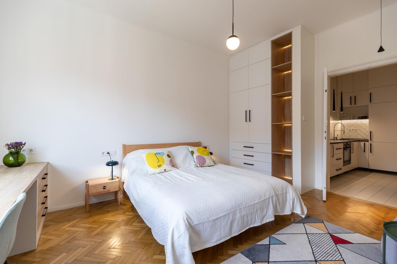 One-Bedroom Apartment - Photo 12