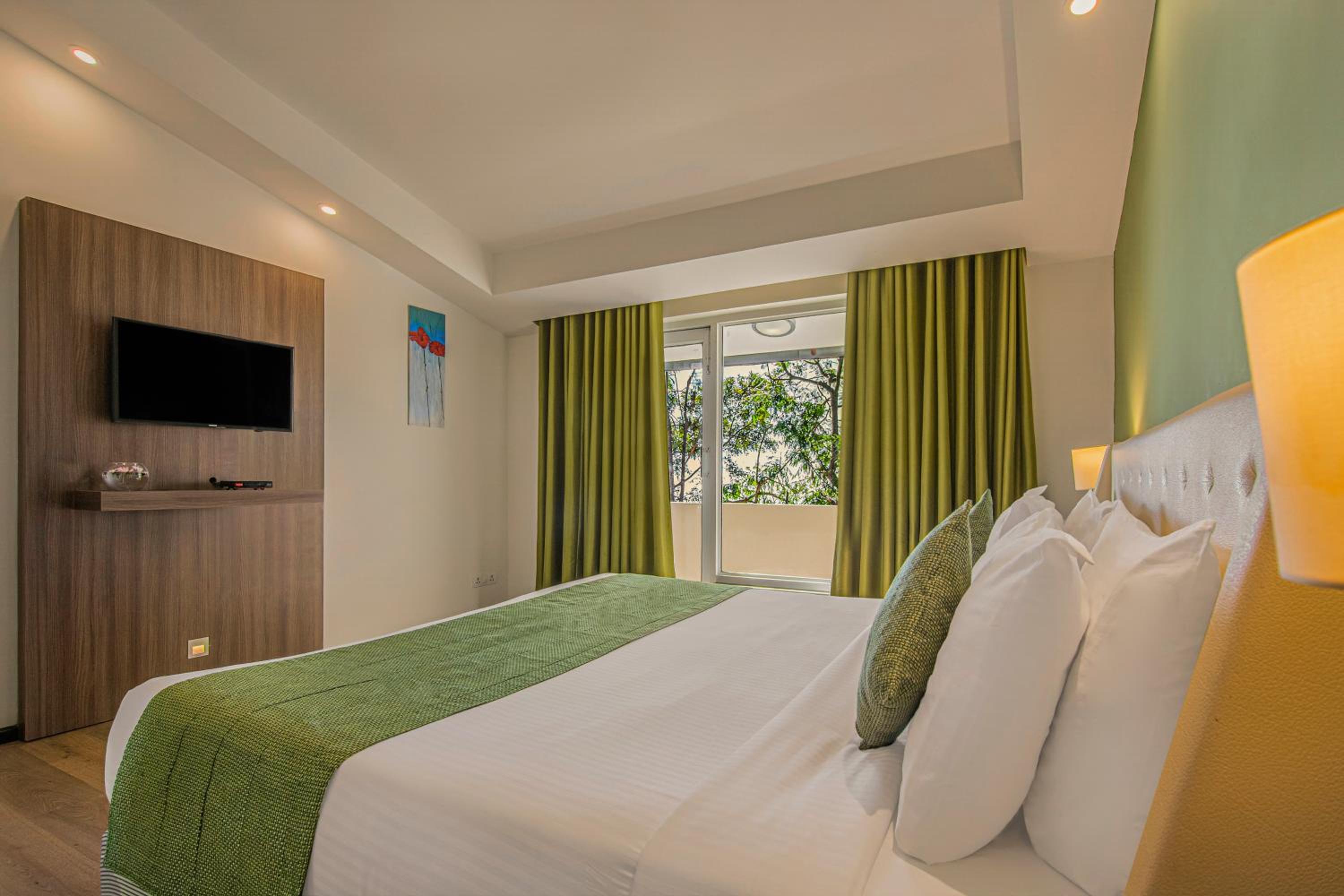 Privilege Suite with Balcony - Photo 1