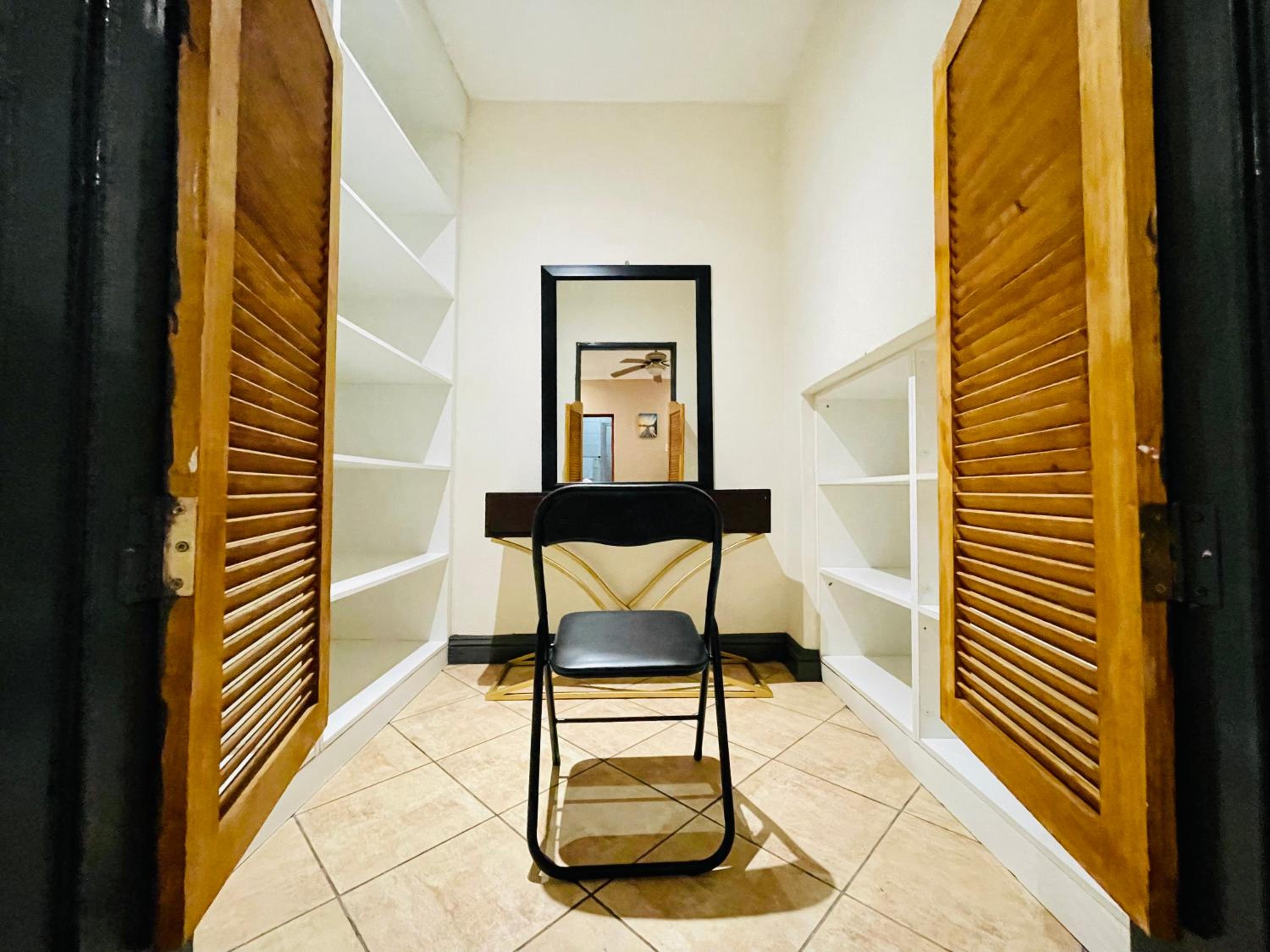 Double Room with Private Bathroom - Photo 4