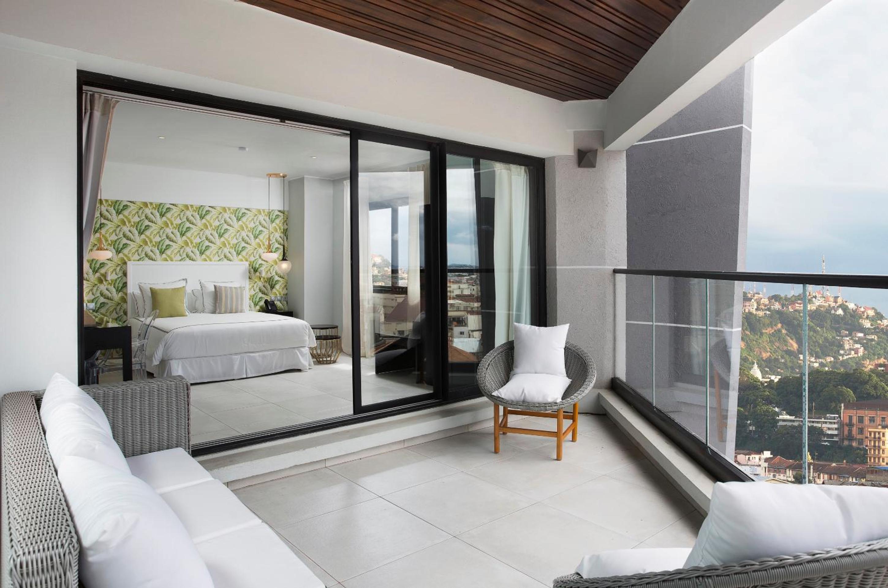 Two Bedroom Family Suite - Photo 9