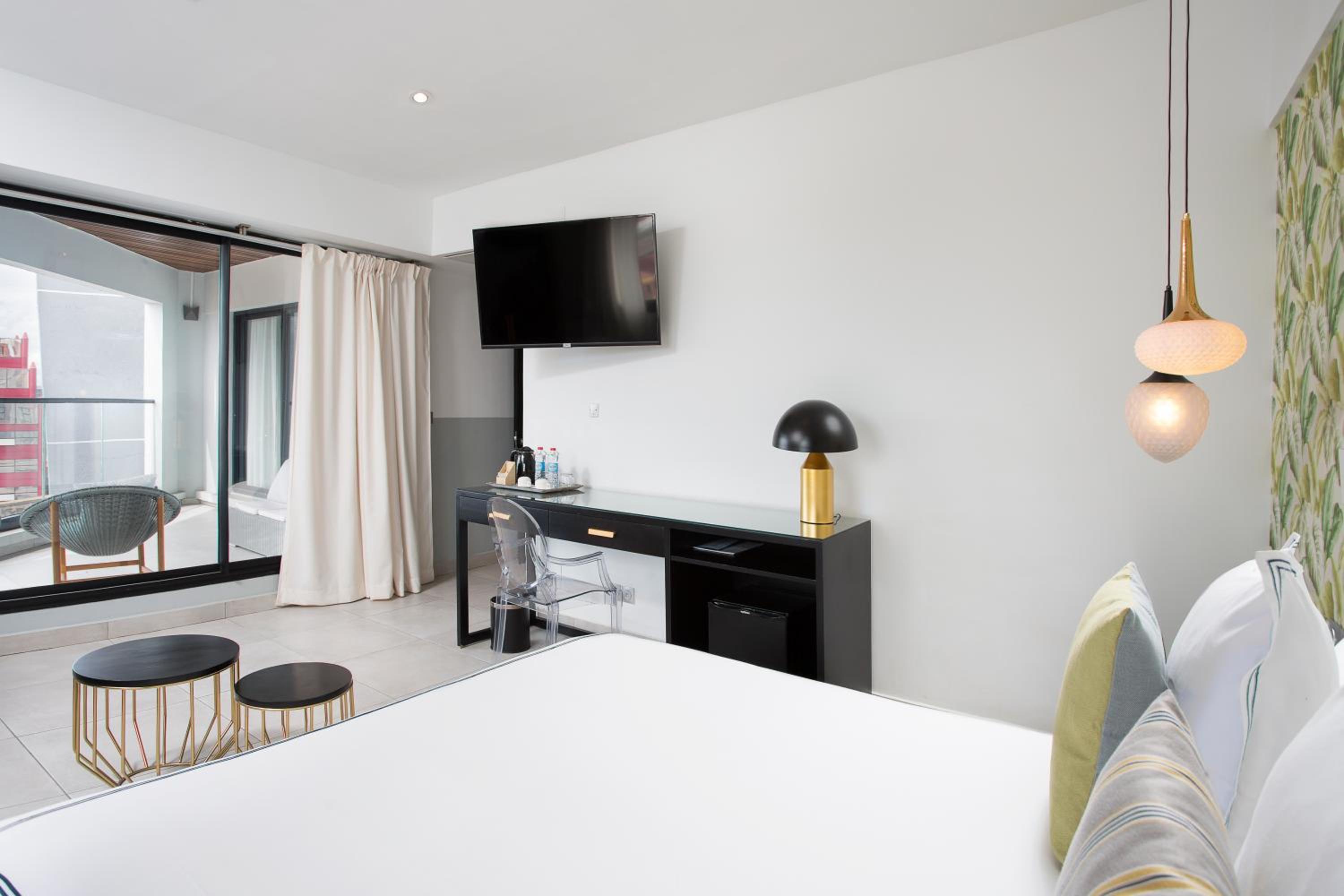 Two Bedroom Family Suite - Photo 5