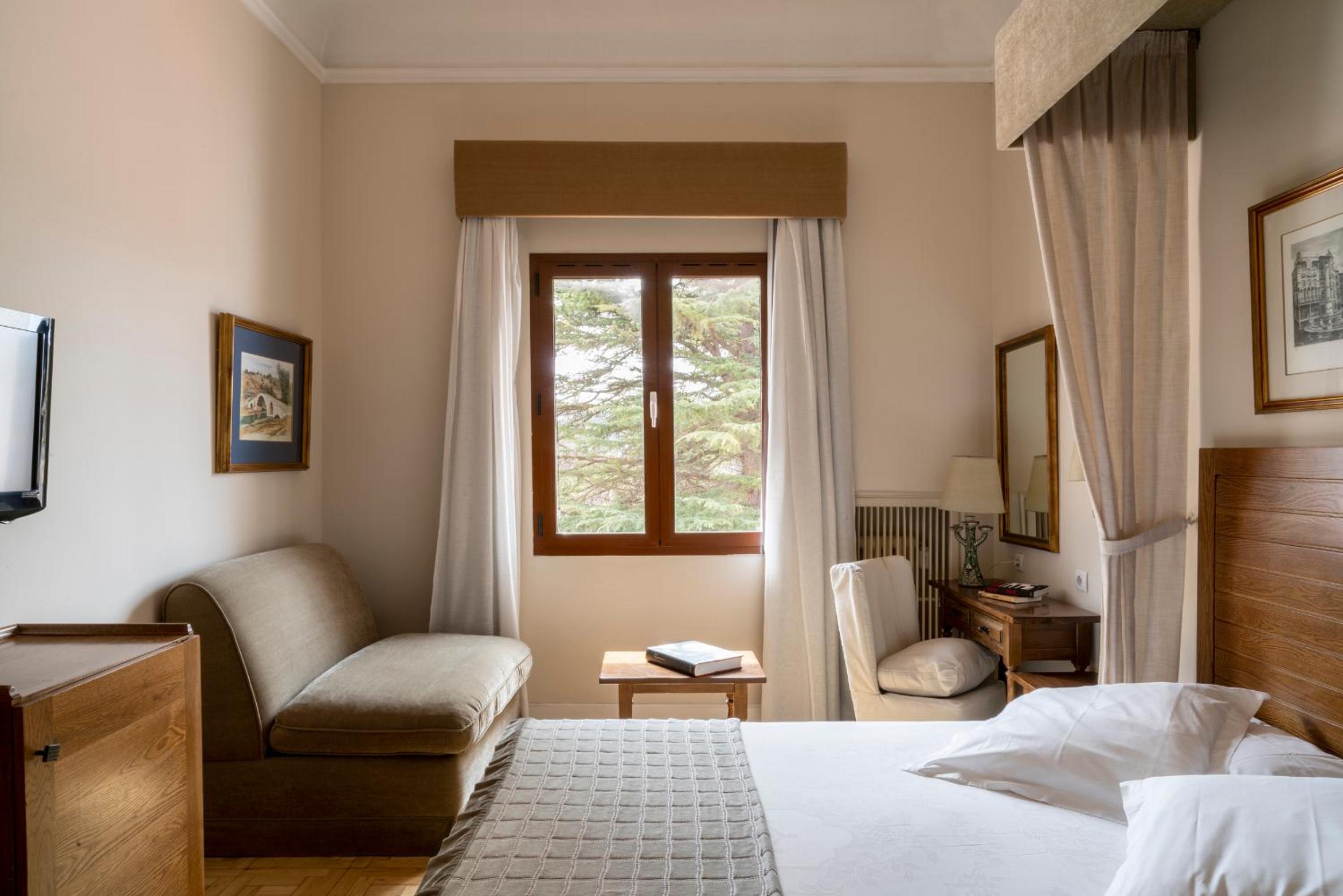 Standard Double Room - Photo 1