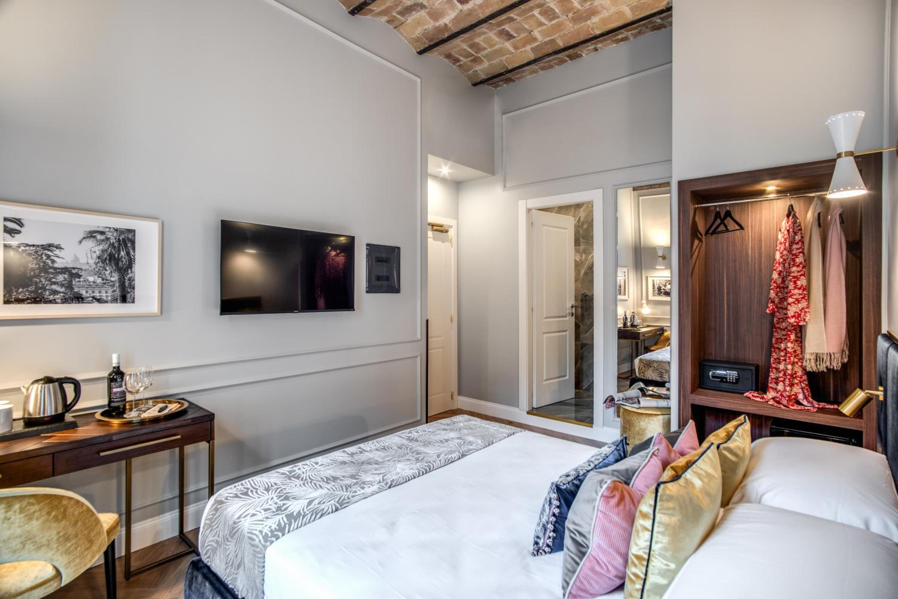Deluxe Double or Twin Room photo 2