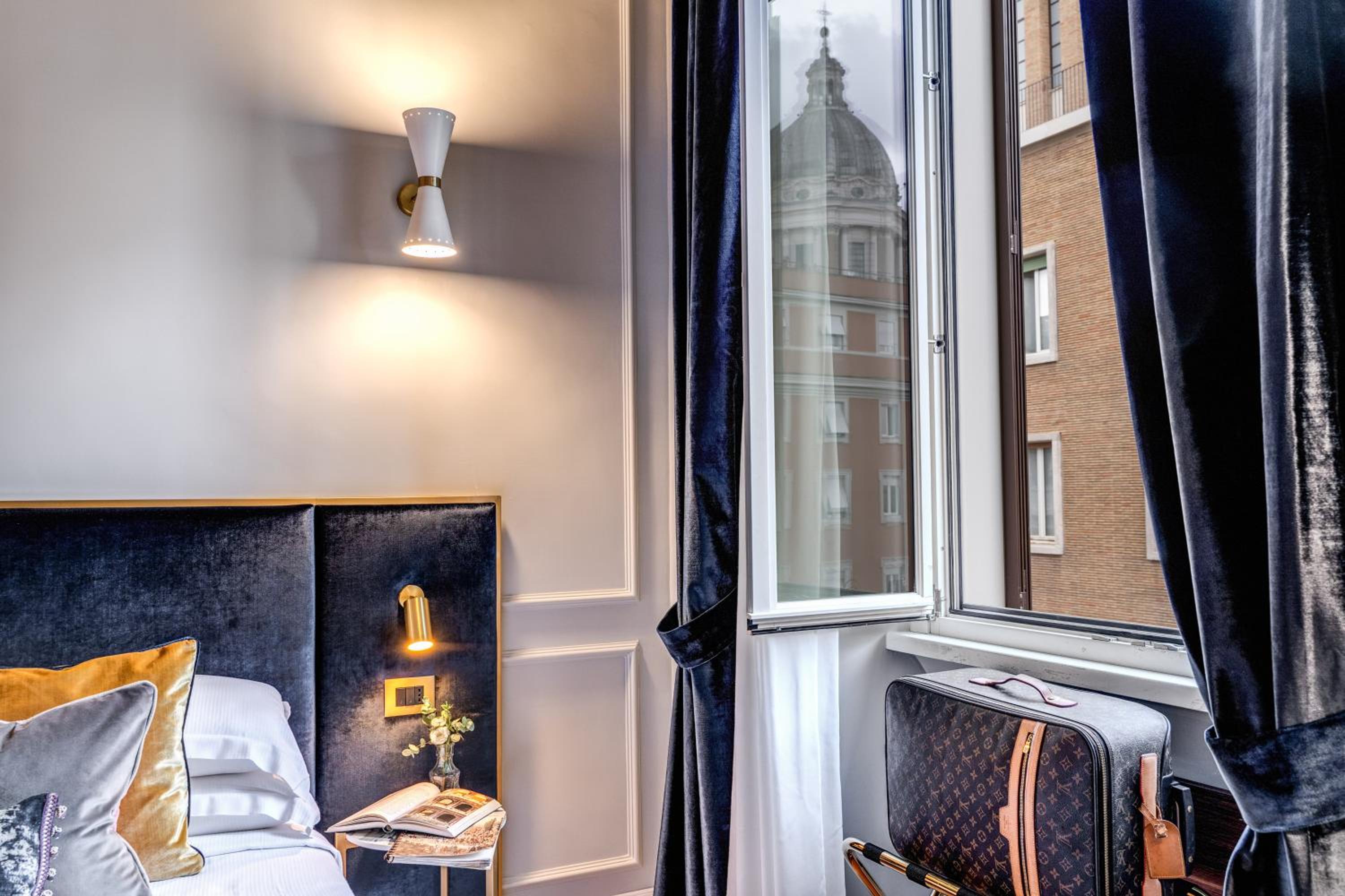 Deluxe Double or Twin Room photo 3