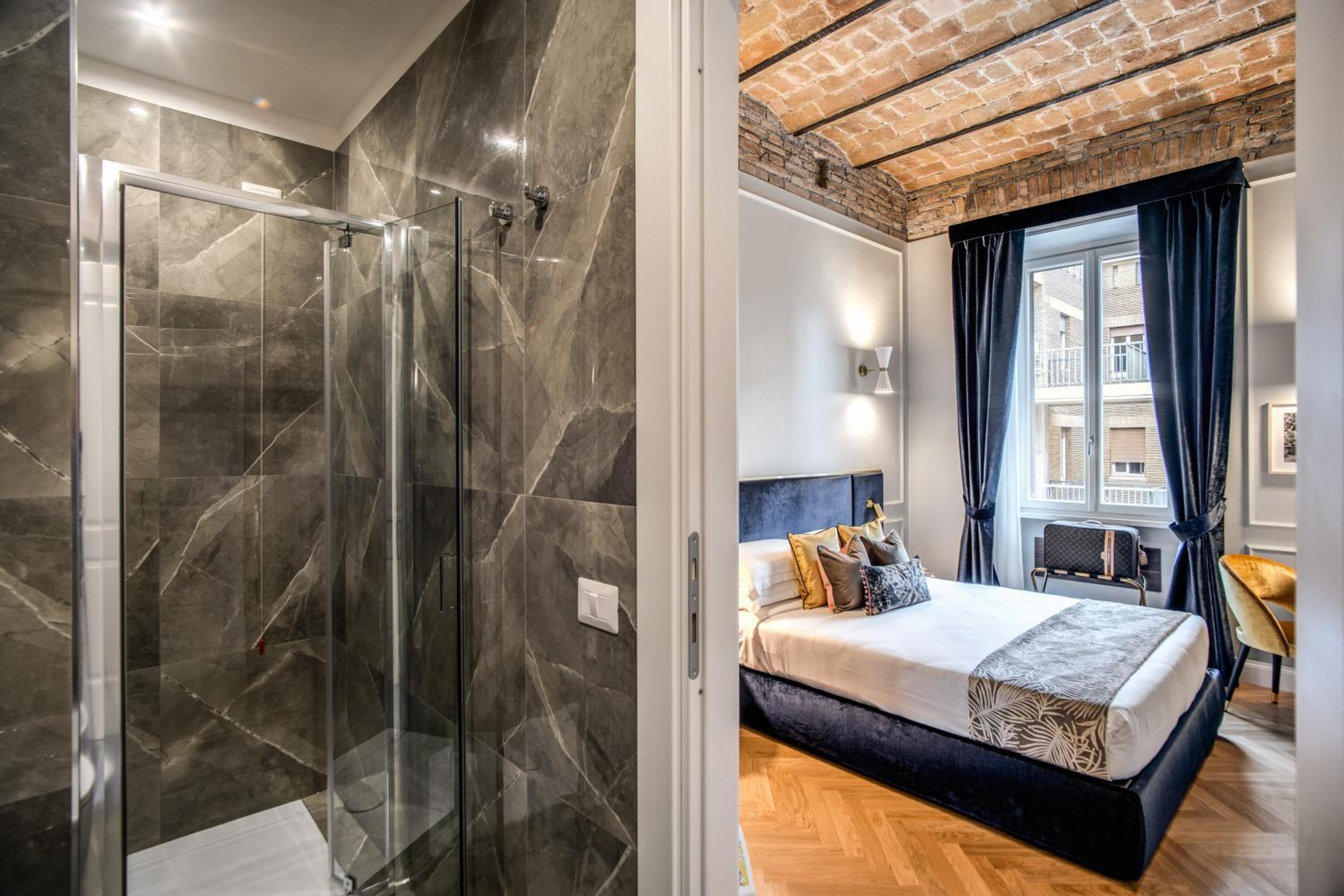 Deluxe Double or Twin Room photo 2