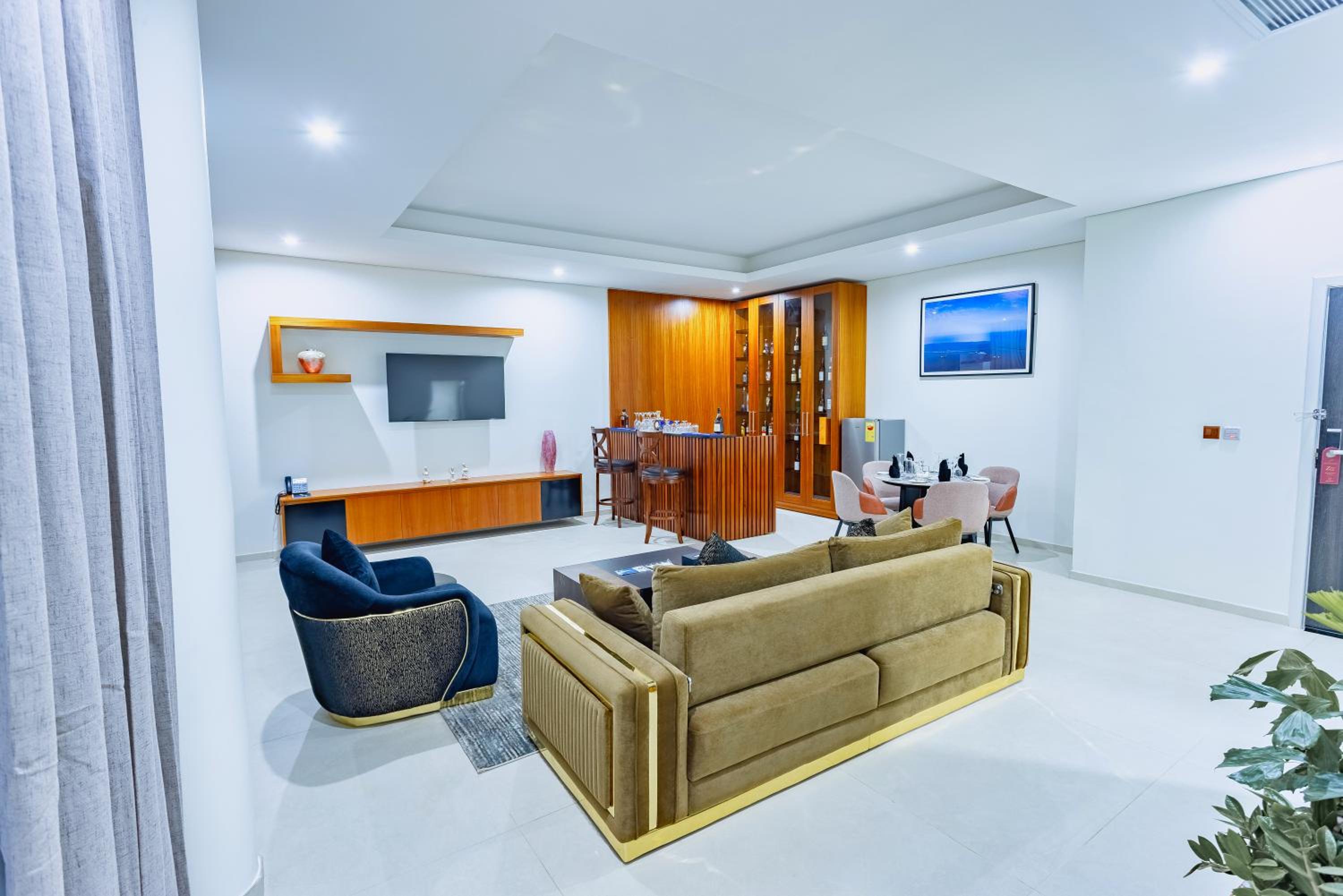 Ebony Suite