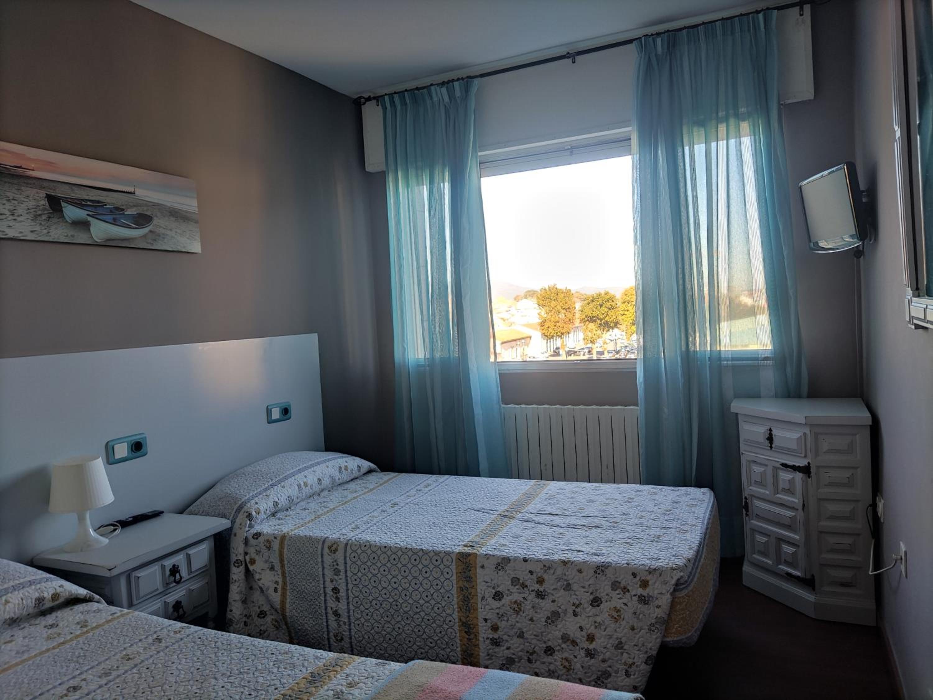Double or Twin Room - Photo 3