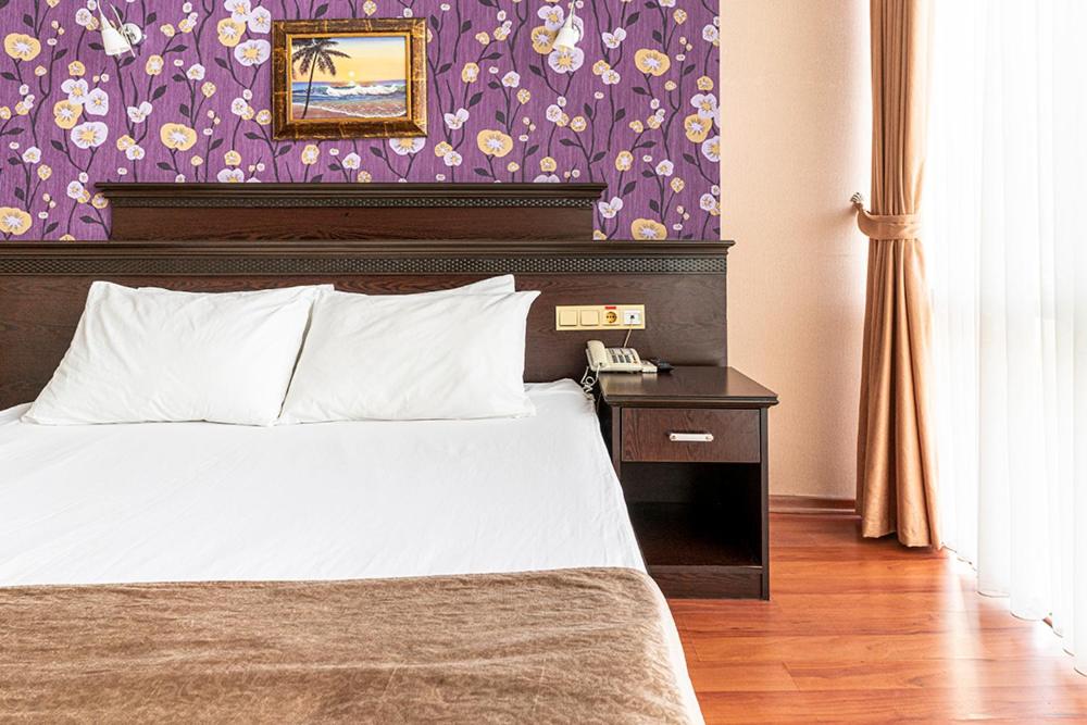 Deluxe Room (2 Adults + 1 Child) photo 1