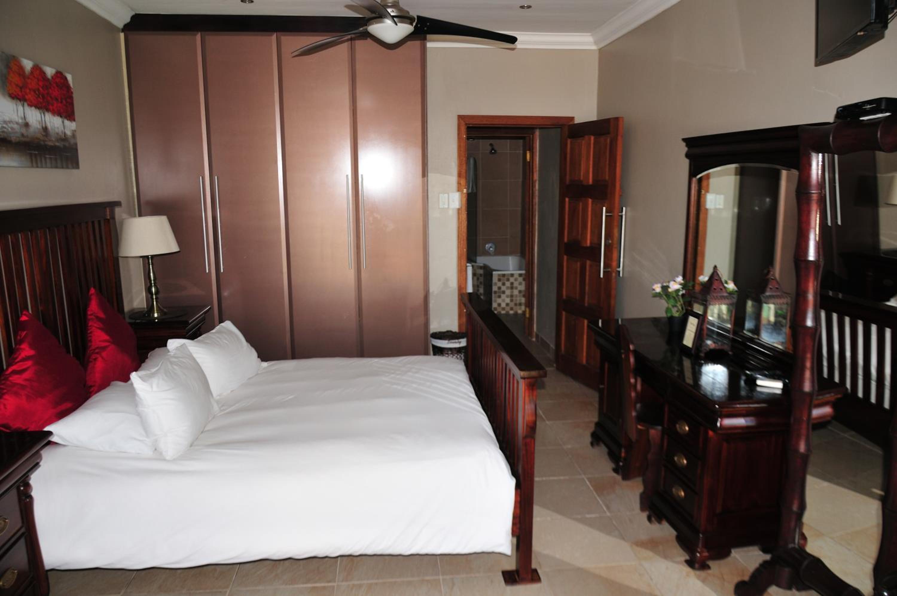 Standard Double Room - Photo 4