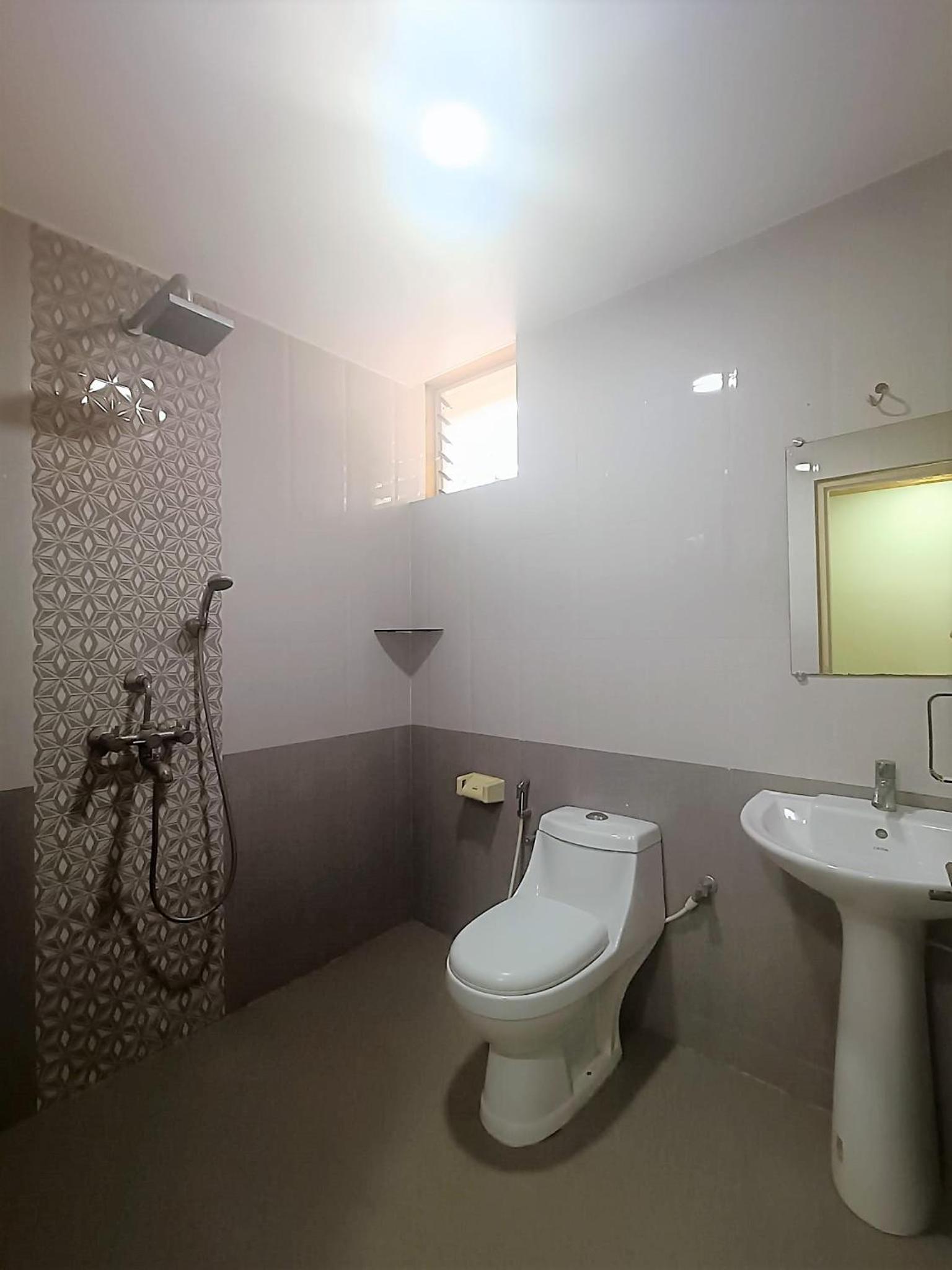 Deluxe Double Room with Balcony - Photo 6