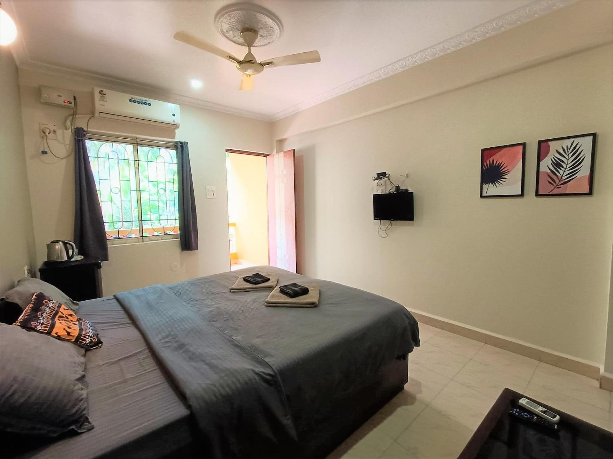 Double Room with Balcony - Photo 7