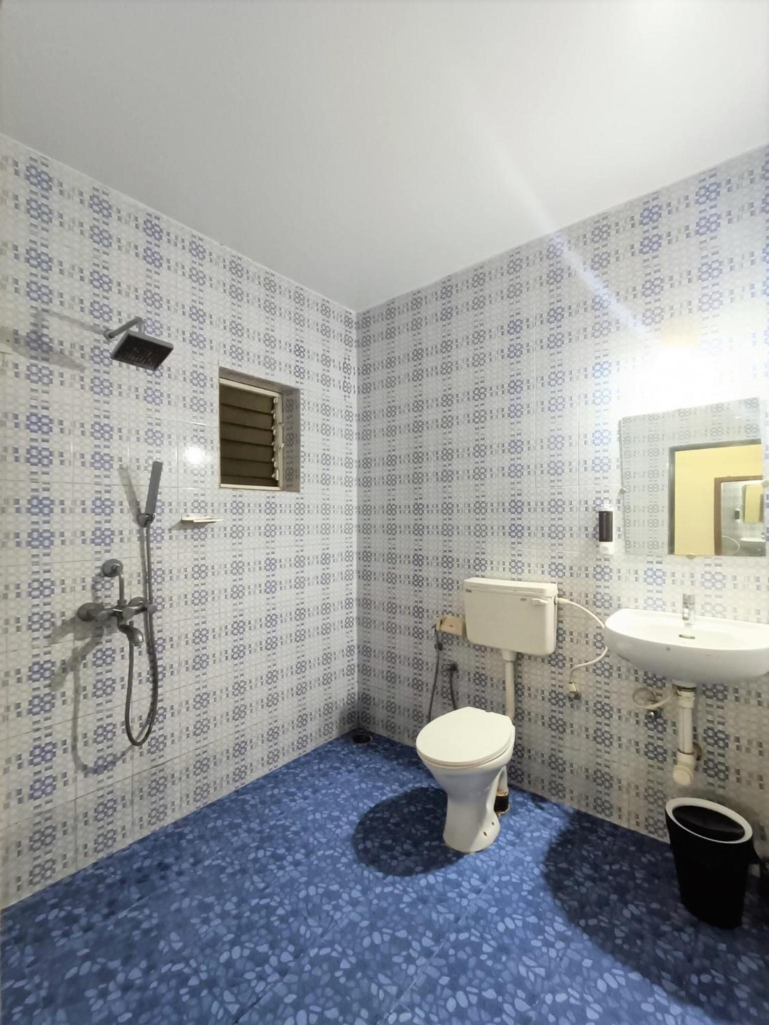 Double Room with Balcony - Photo 3