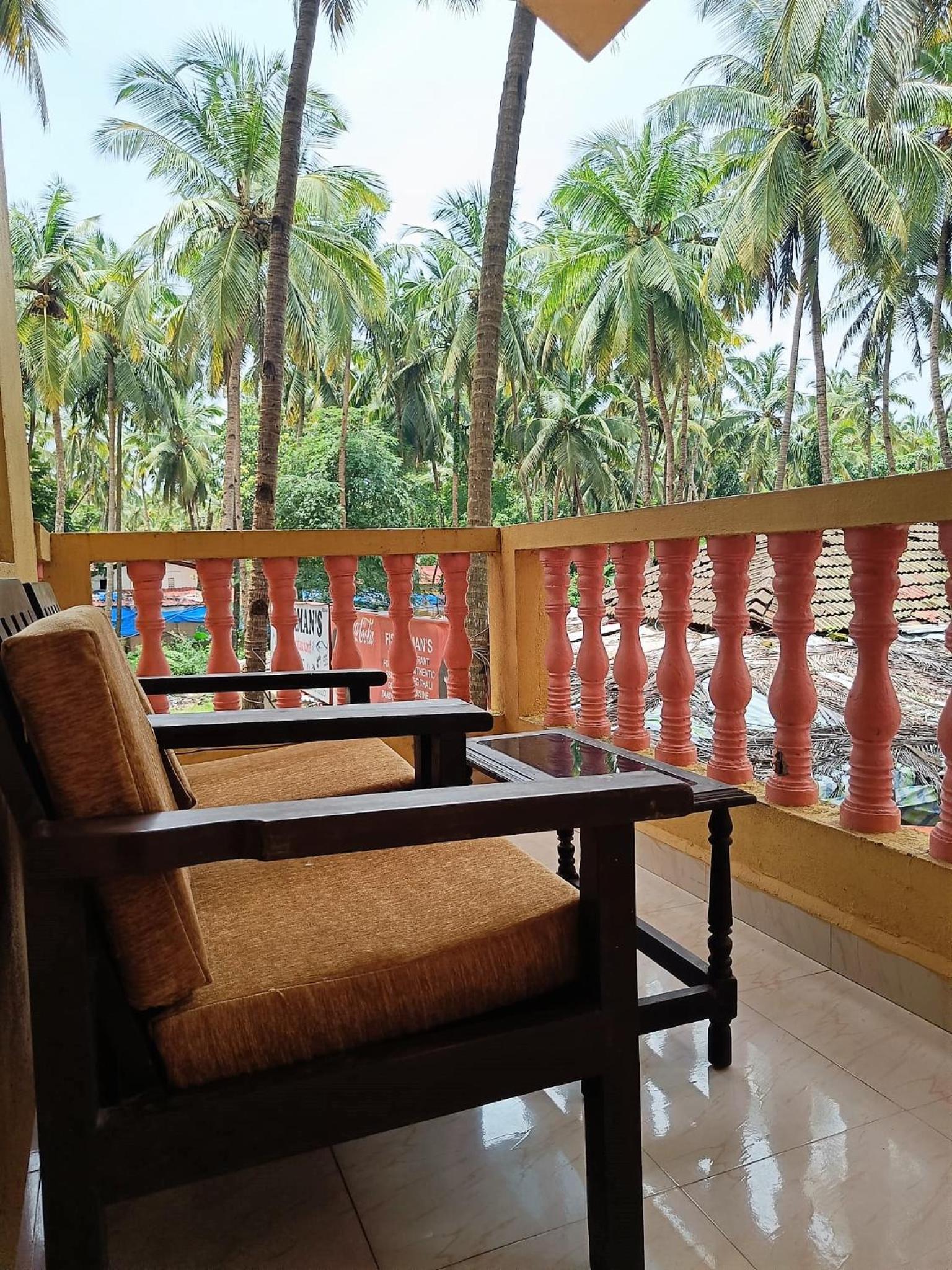 Double Room with Balcony - Photo 2