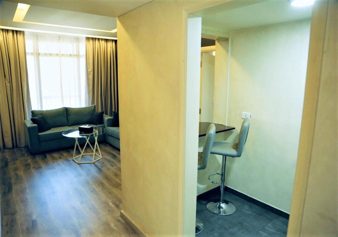 Executive Suite with 2 Balconies photo 3
