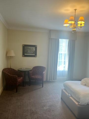 Twin Room - Photo 2