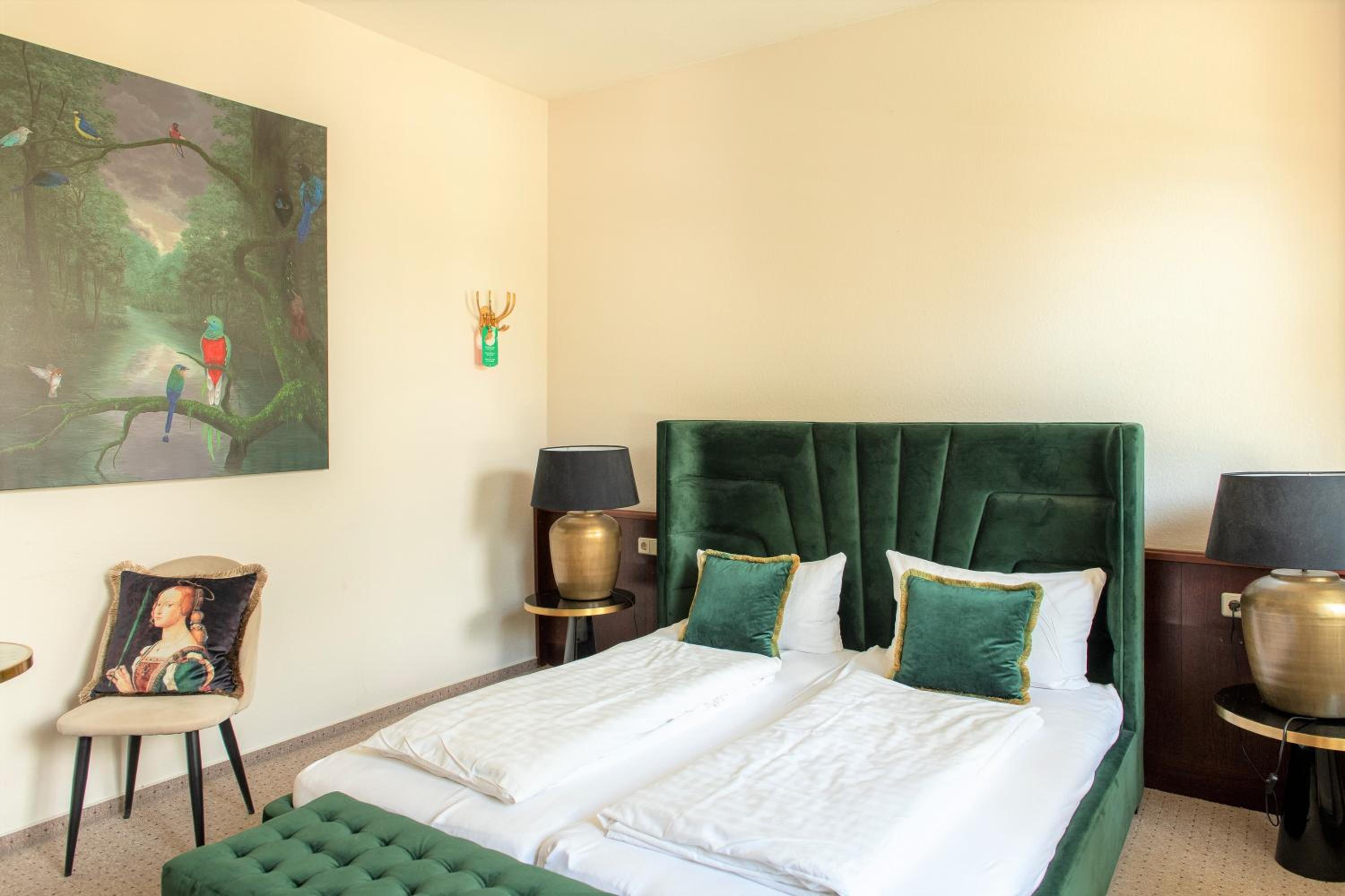 Standard Double Room - Photo 11