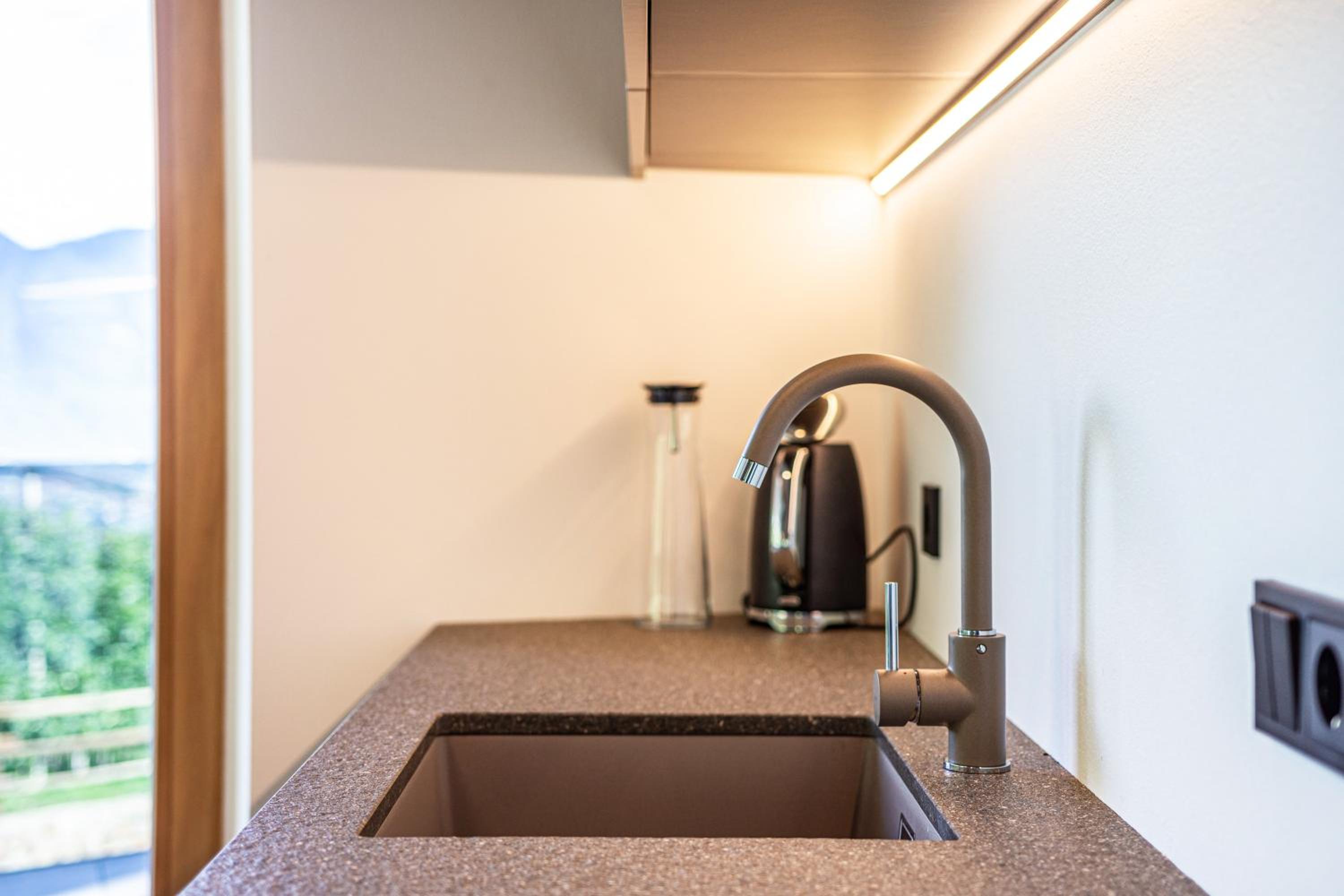 Two-Bedroom Deluxe Apartment with Garden View photo 2