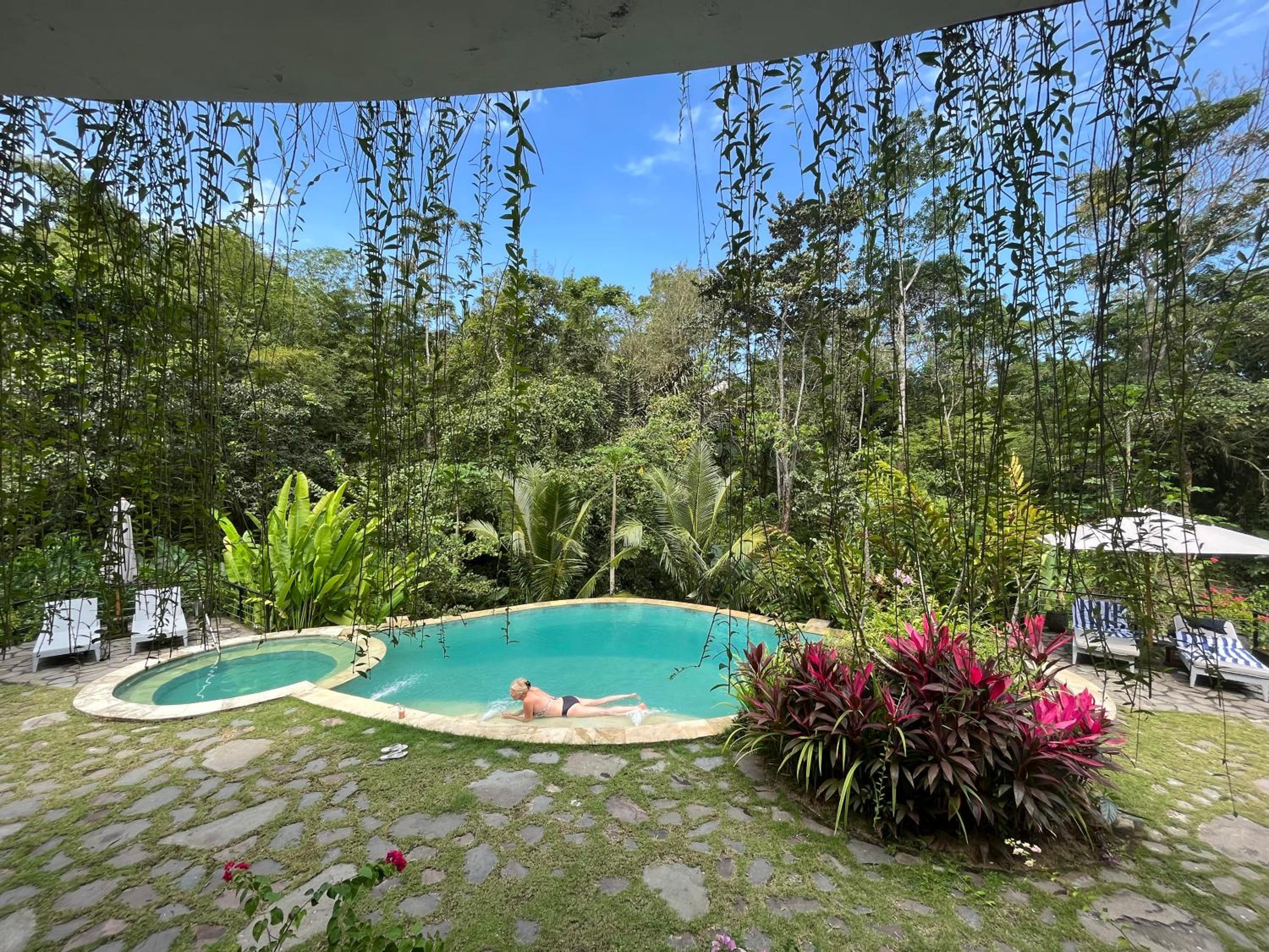 Deluxe Bungalow with Garden View - Photo 35