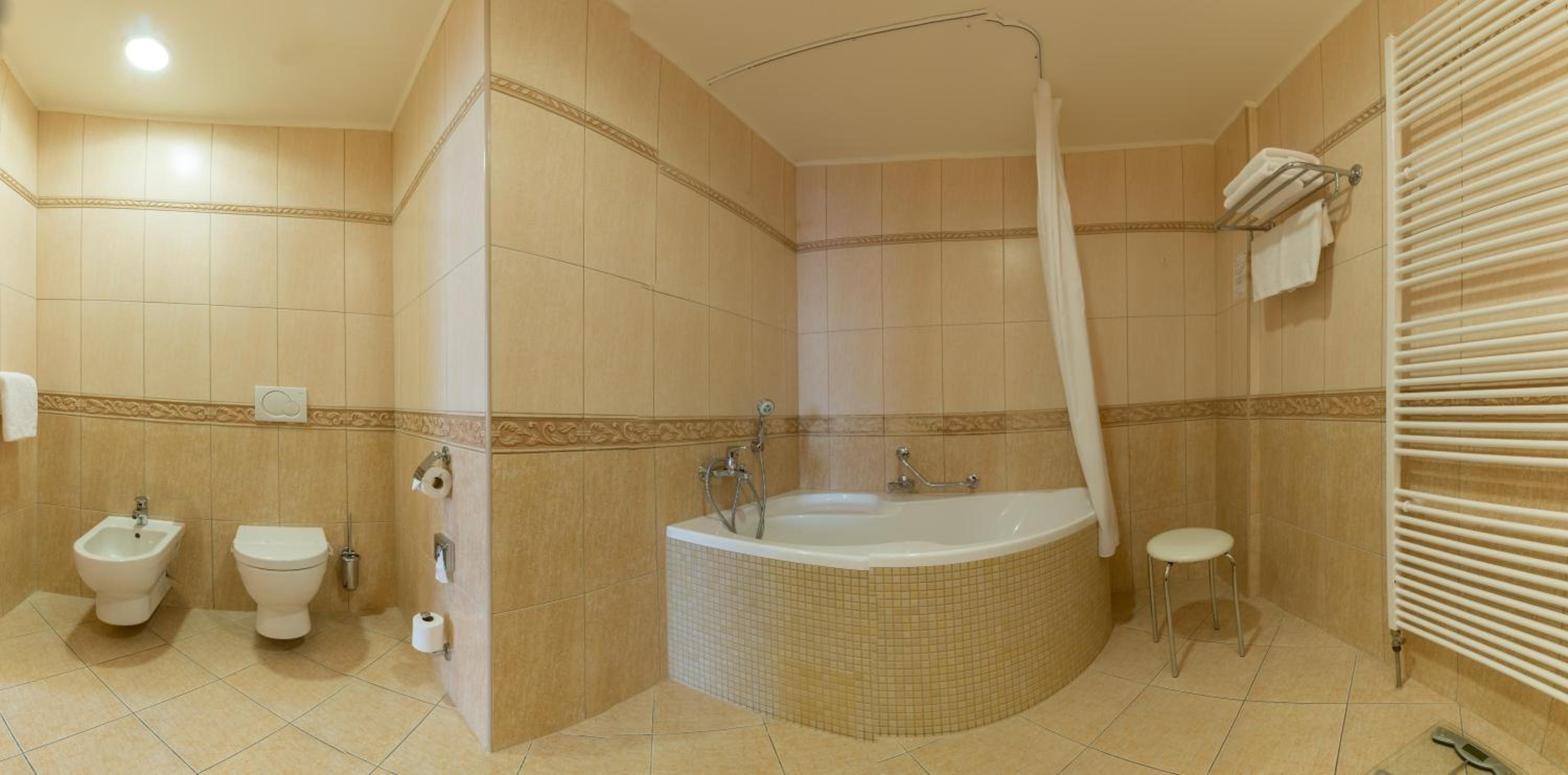 Apartment with Wellness and Fitness Access - Photo 10