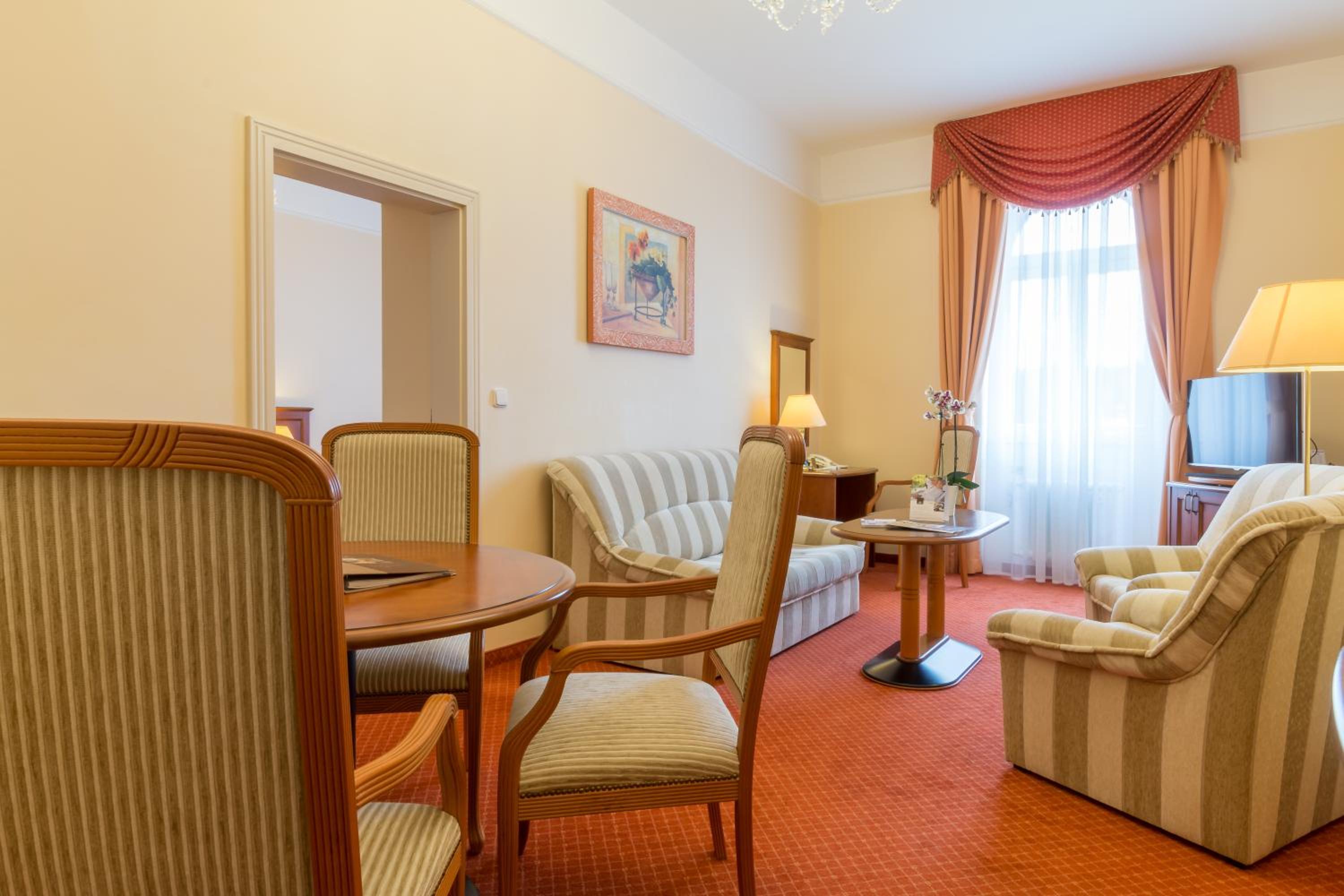 Apartment with Wellness and Fitness Access - Photo 8