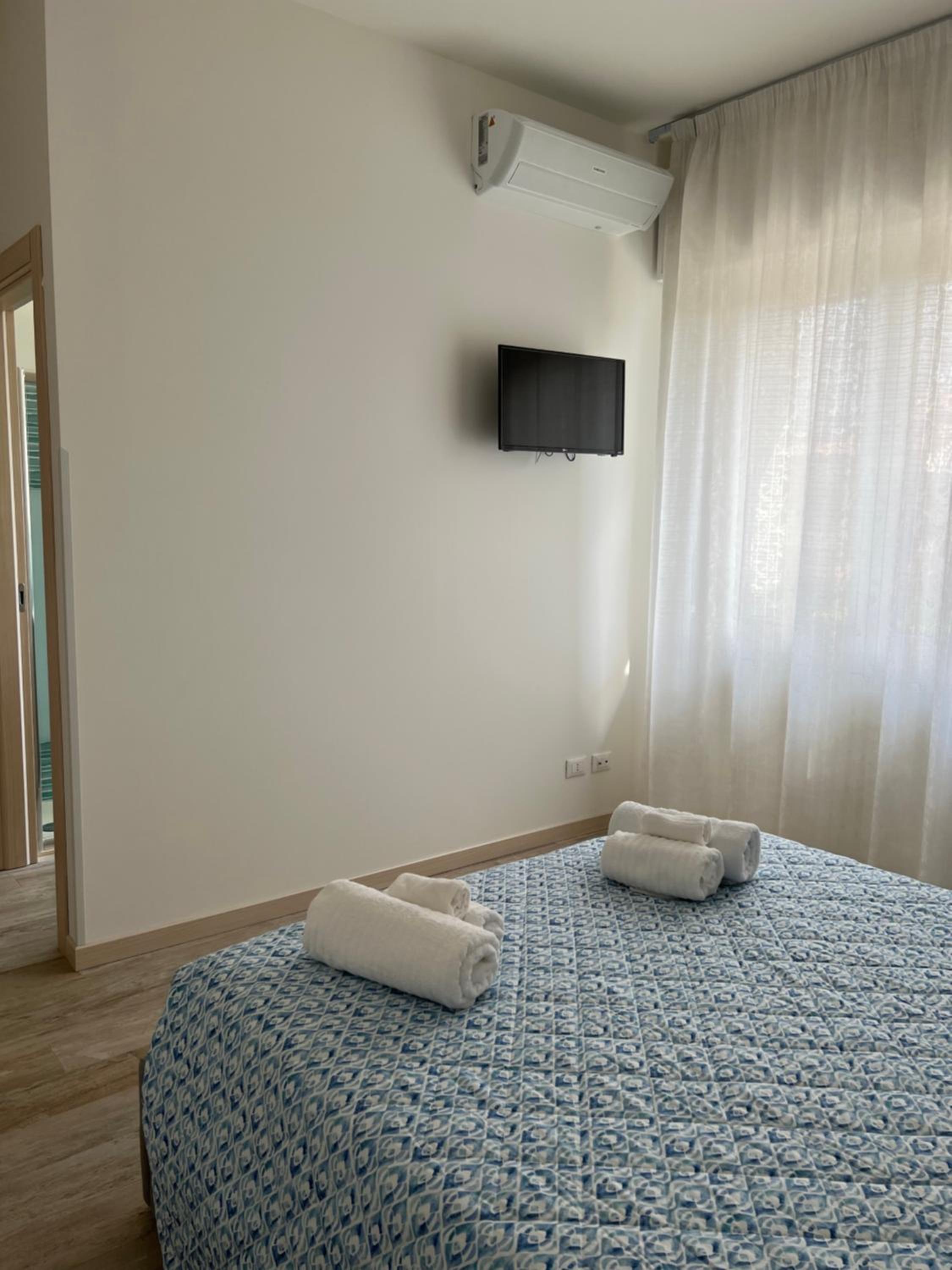 Standard Double Room - Photo 5
