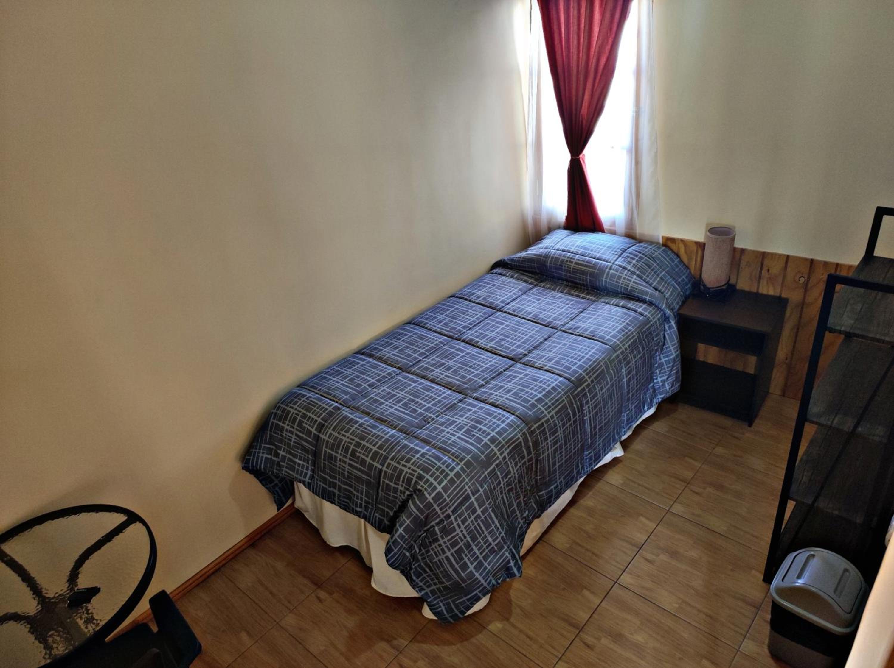 Standard Single Room with Shared Bathroom photo 3