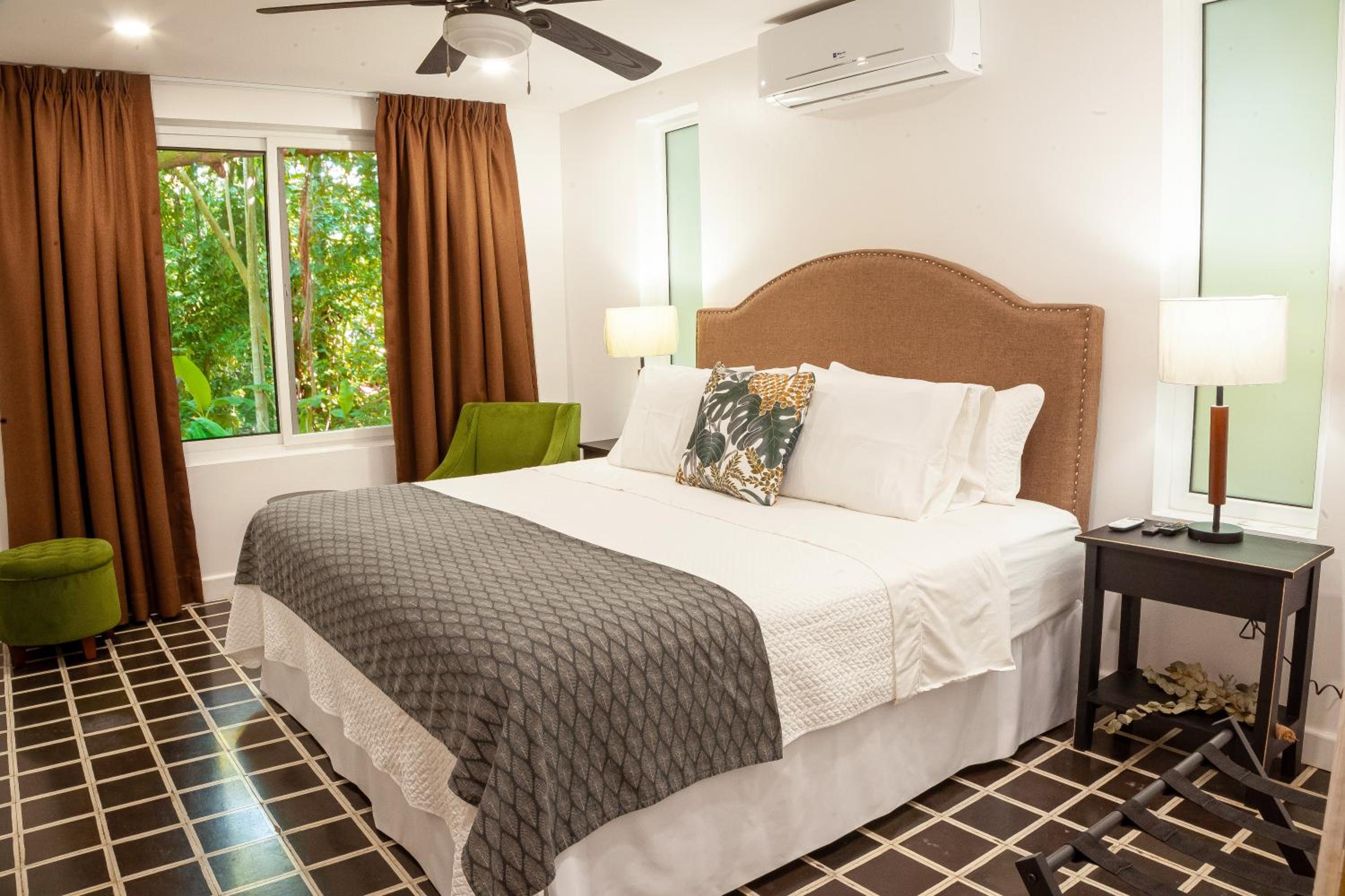 King Room with Garden View