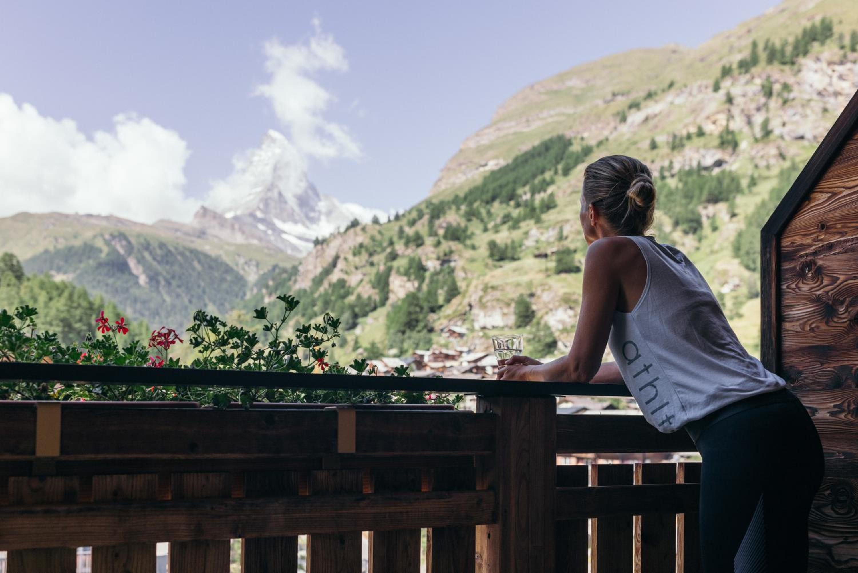 Deluxe Double Room with Matterhorn View - Photo 11