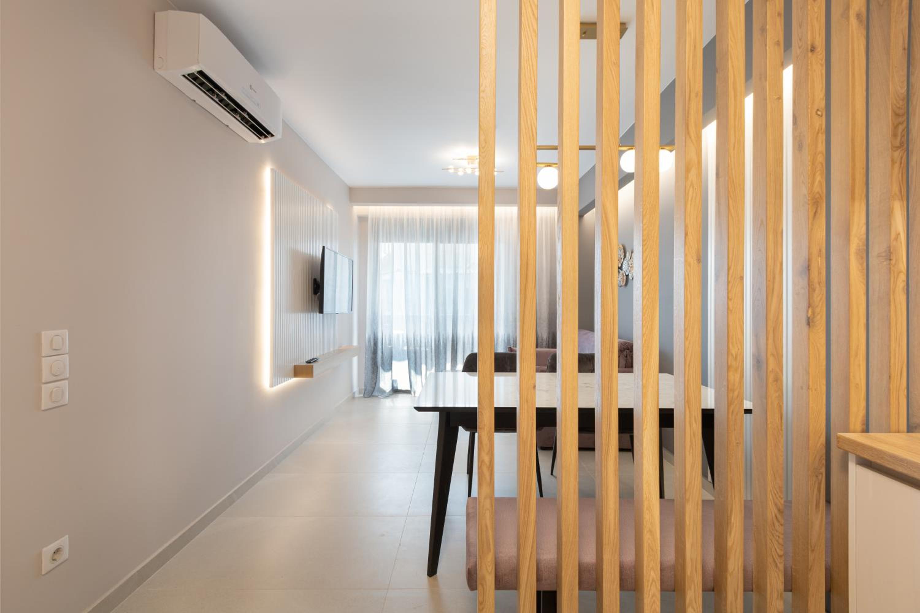 EASY One-Bedroom Apartment photo 1