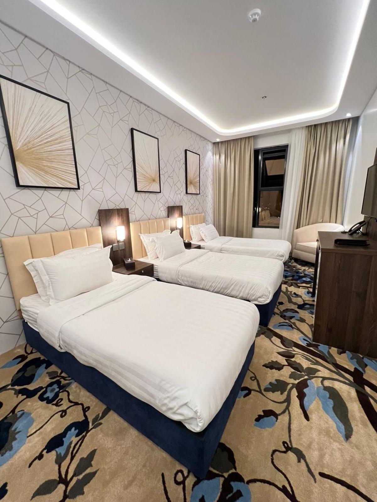 Triple Room with City View