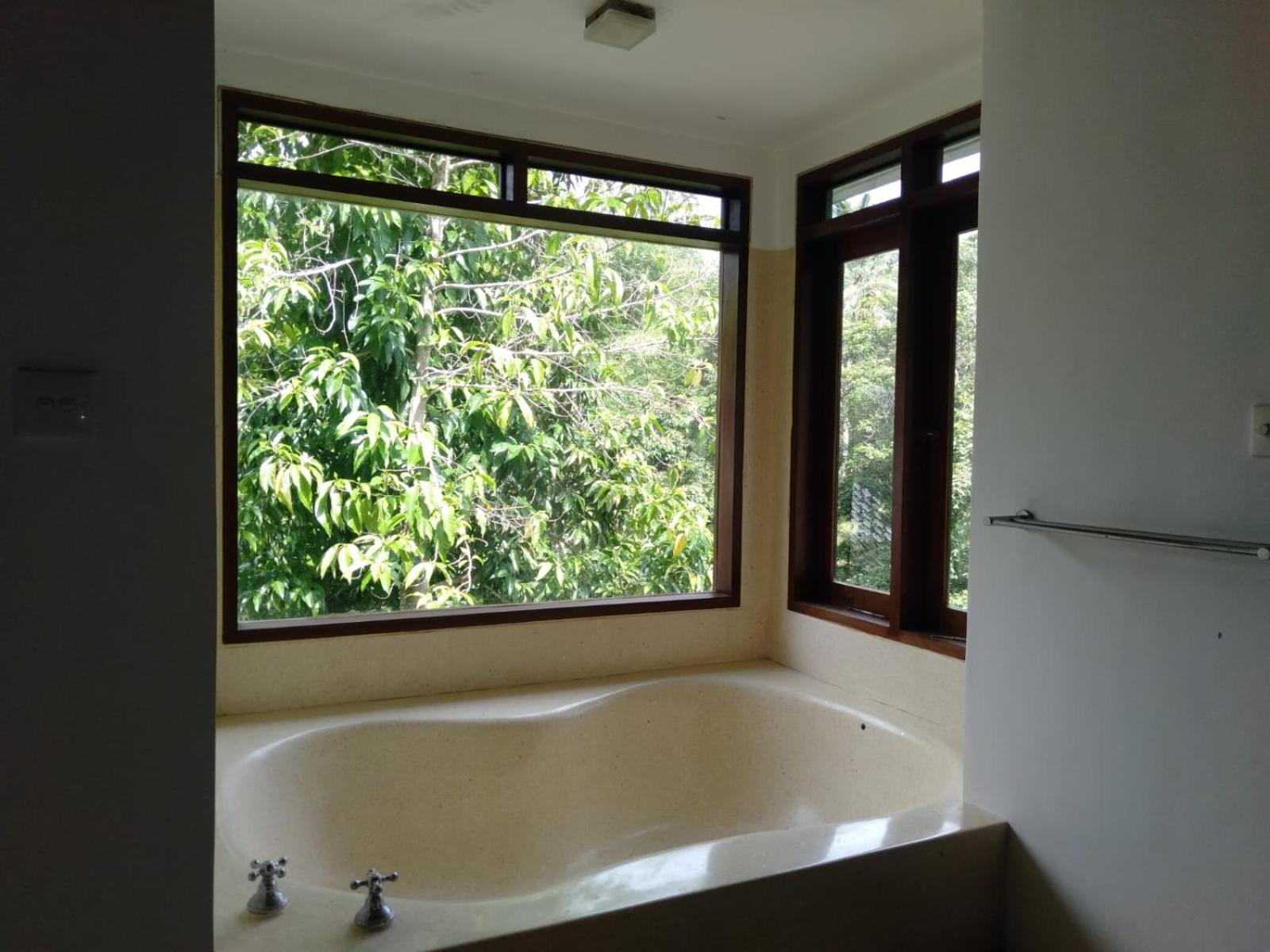 Deluxe Double Room with Bath - Photo 25