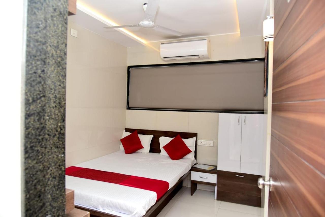Deluxe Room - Photo 7