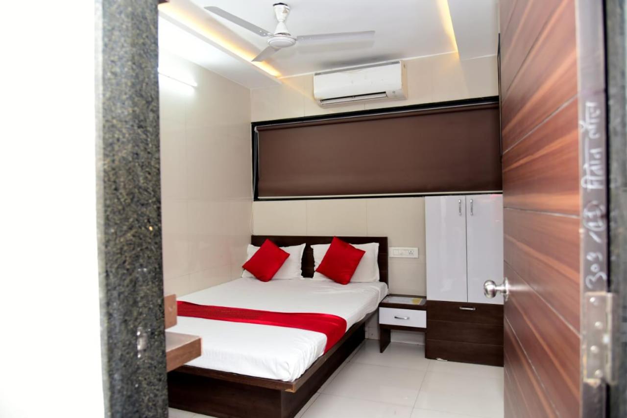 Deluxe Room - Photo 8