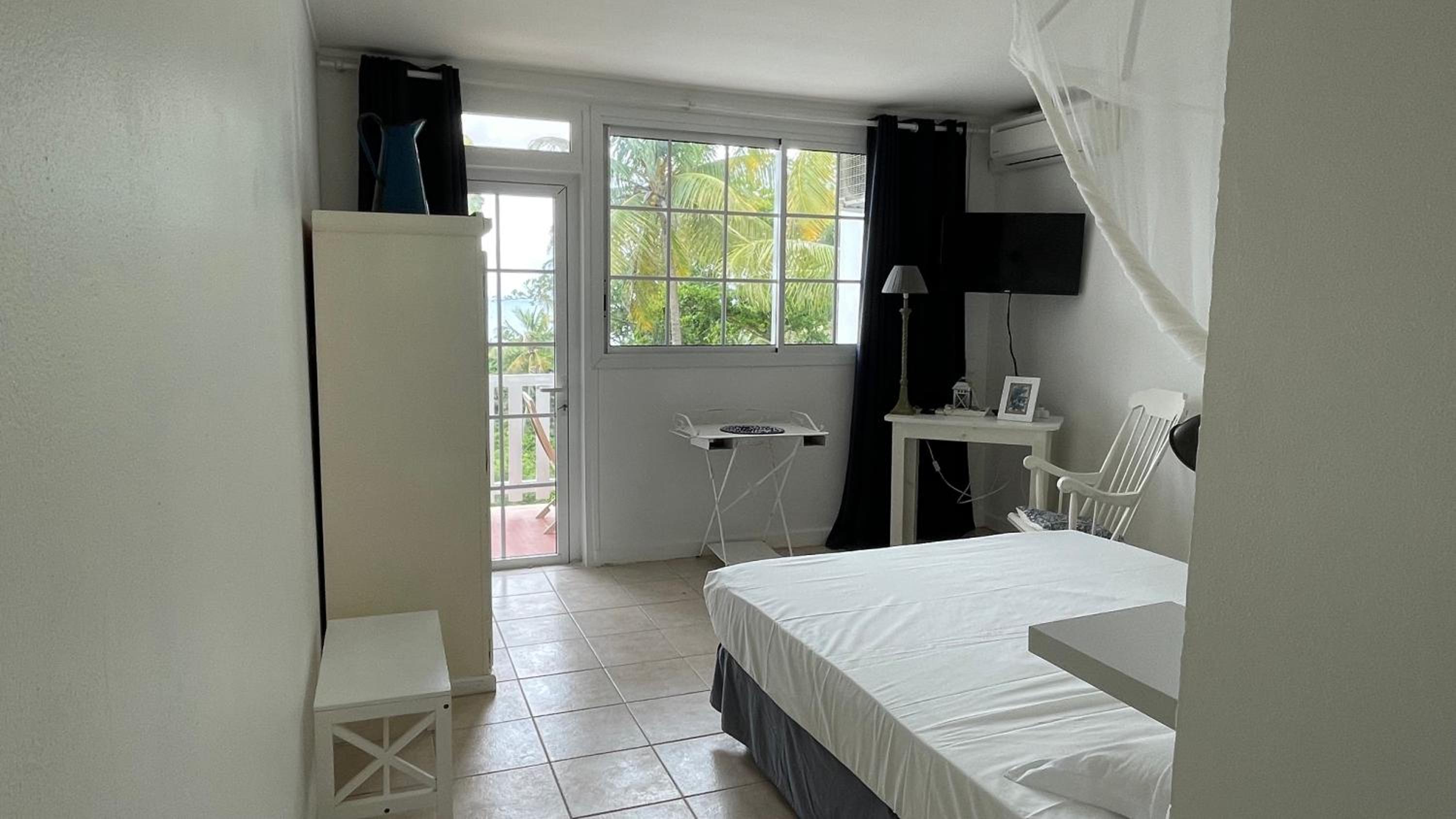 Standard Suite - Photo 1