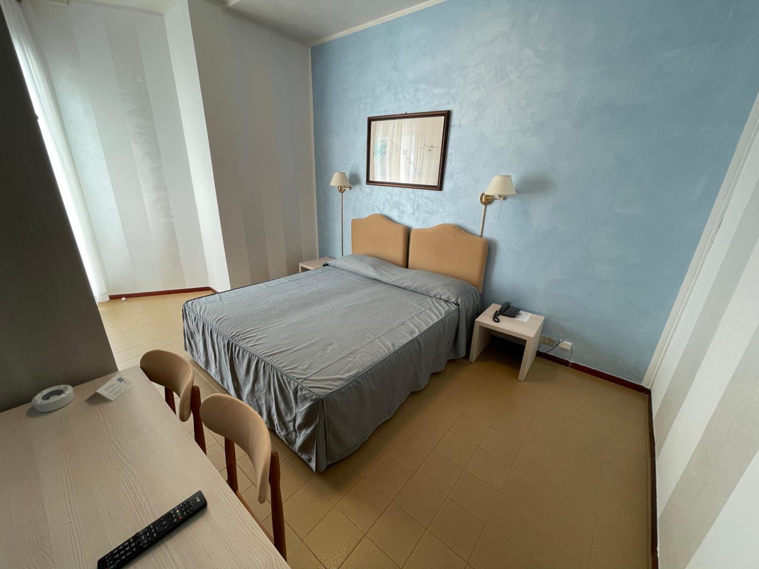 Standard Double Room photo 3