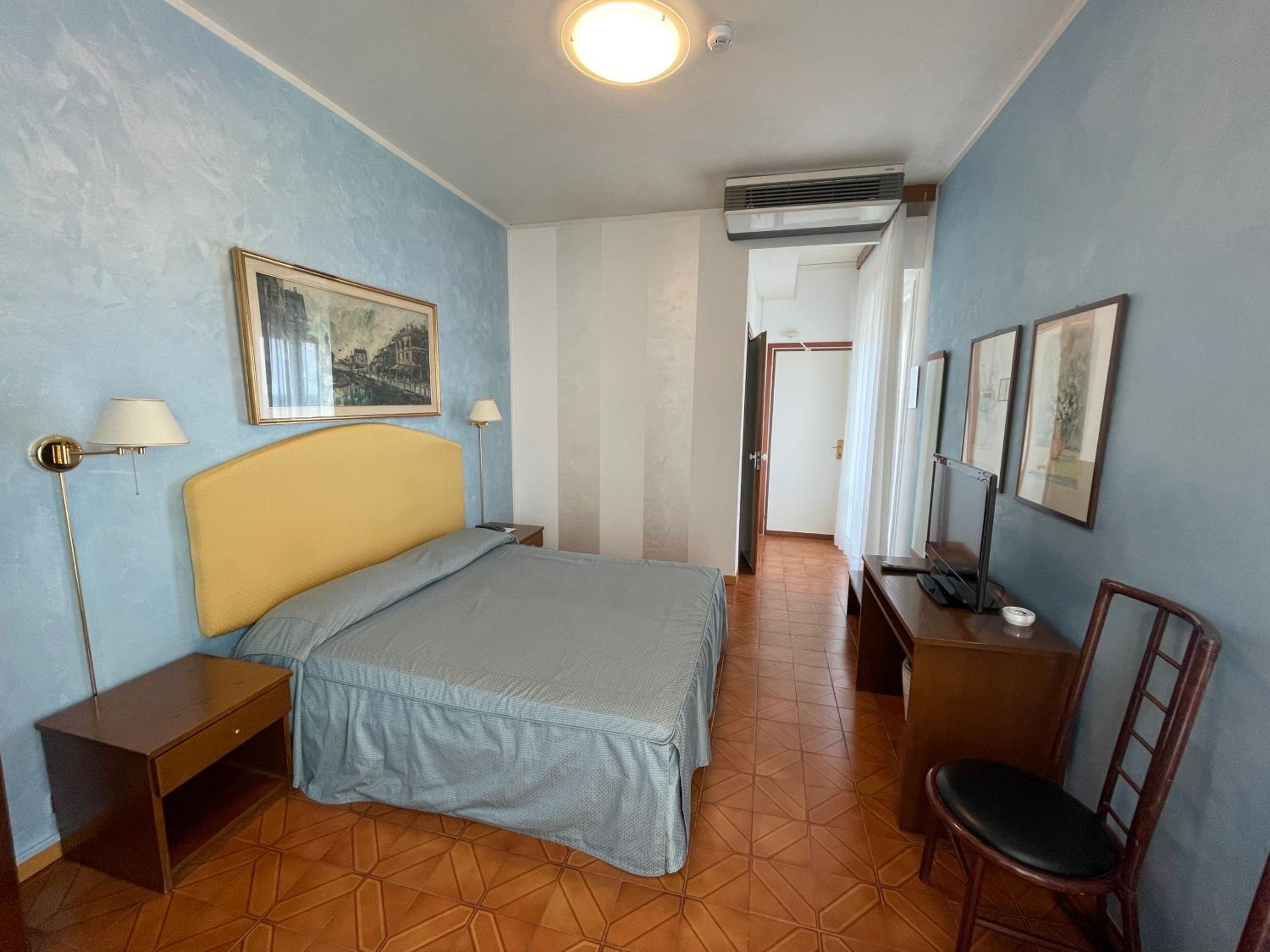 Standard Double Room with Frontal Sea View - Photo 1