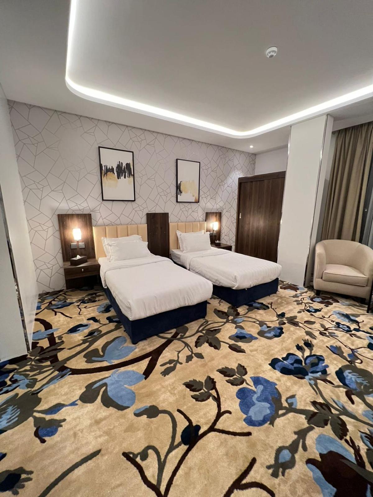 Twin Room with Mountain View