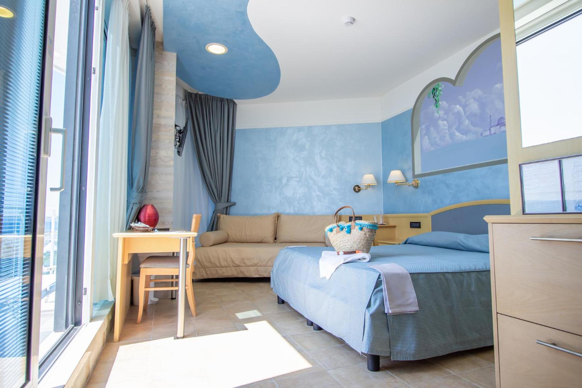 Superior Double Room with Frontal Sea View photo 1