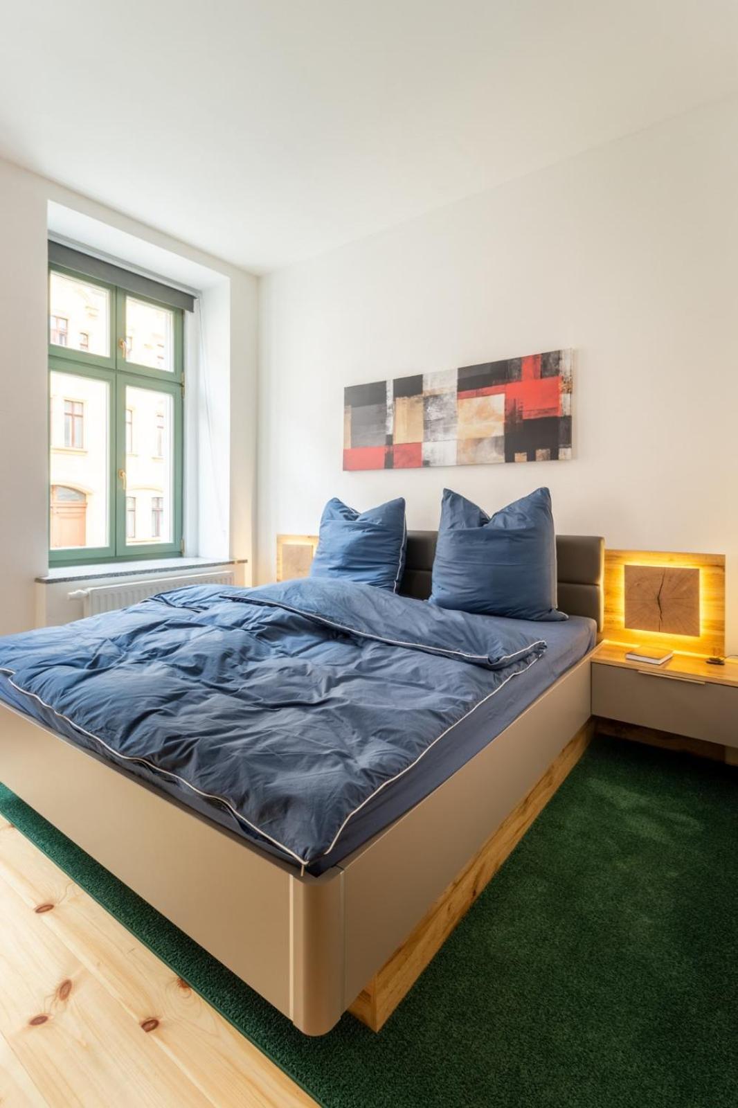 One-Bedroom Apartment photo 1