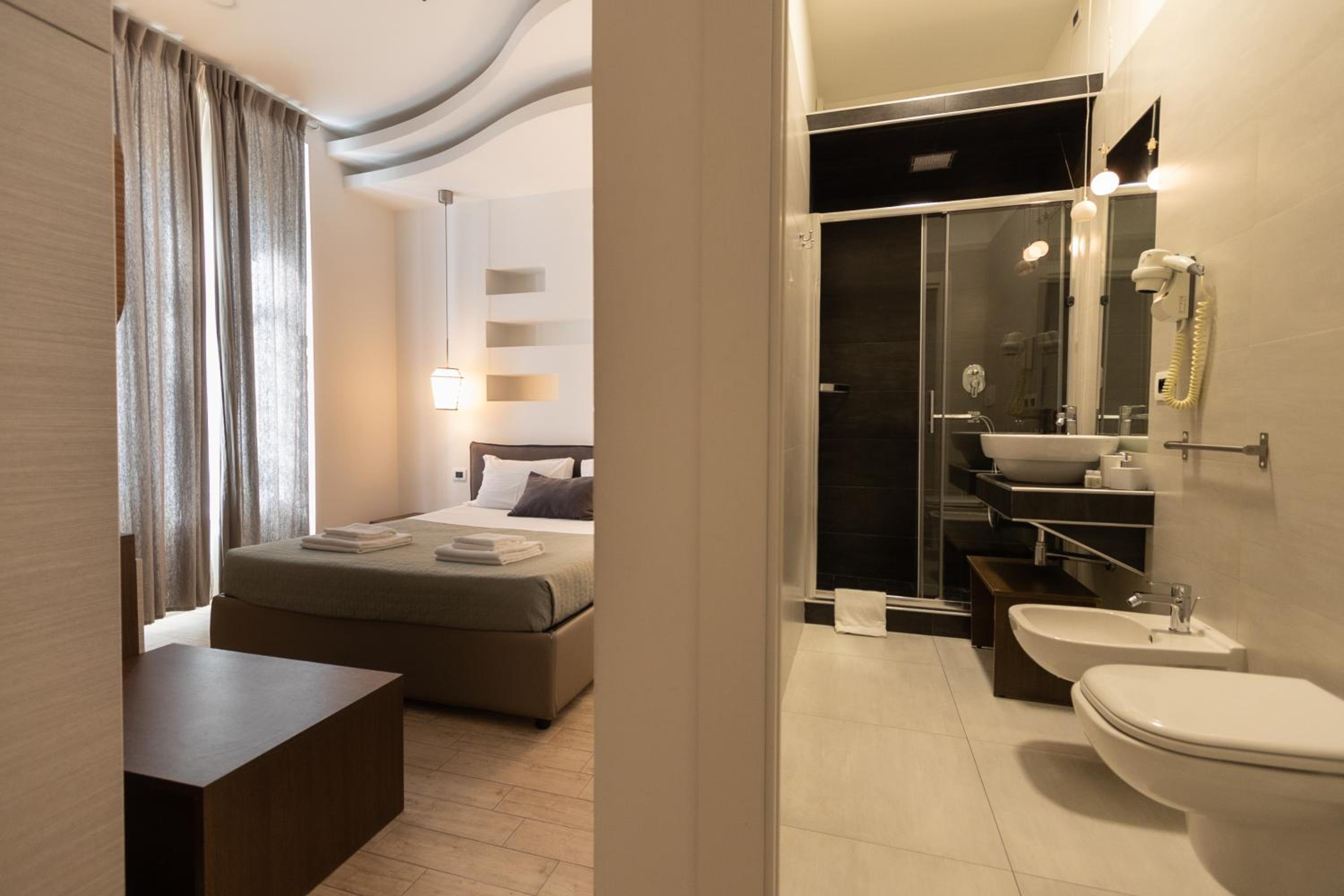 Deluxe Double Room photo 2