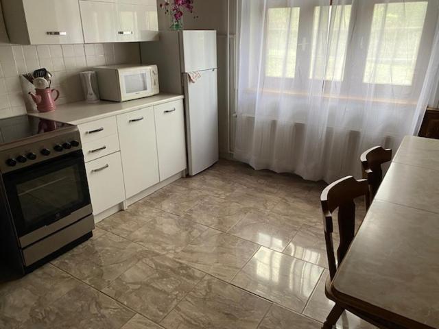 Three-Bedroom House - Photo 9