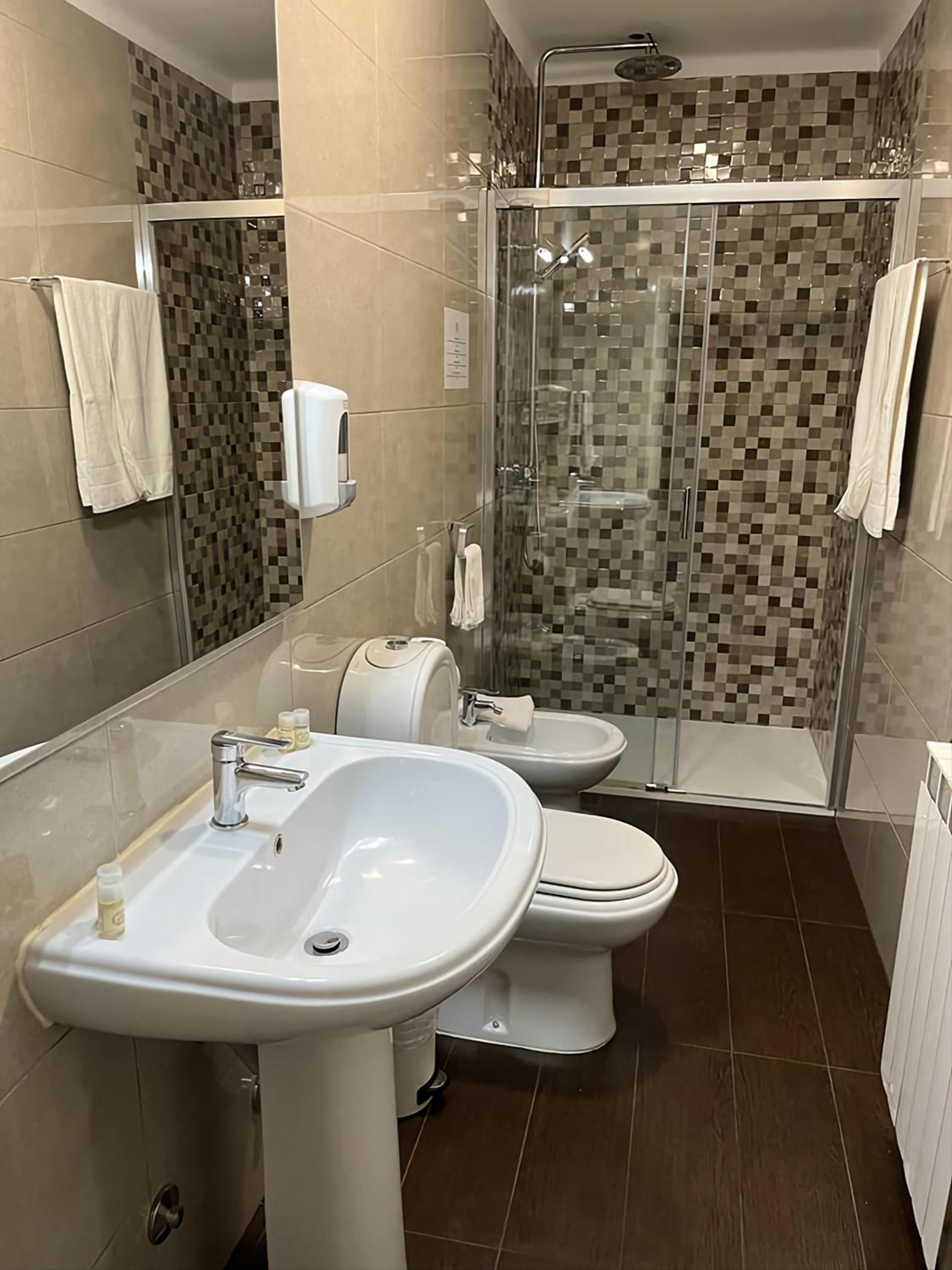 Triple Room - Photo 2
