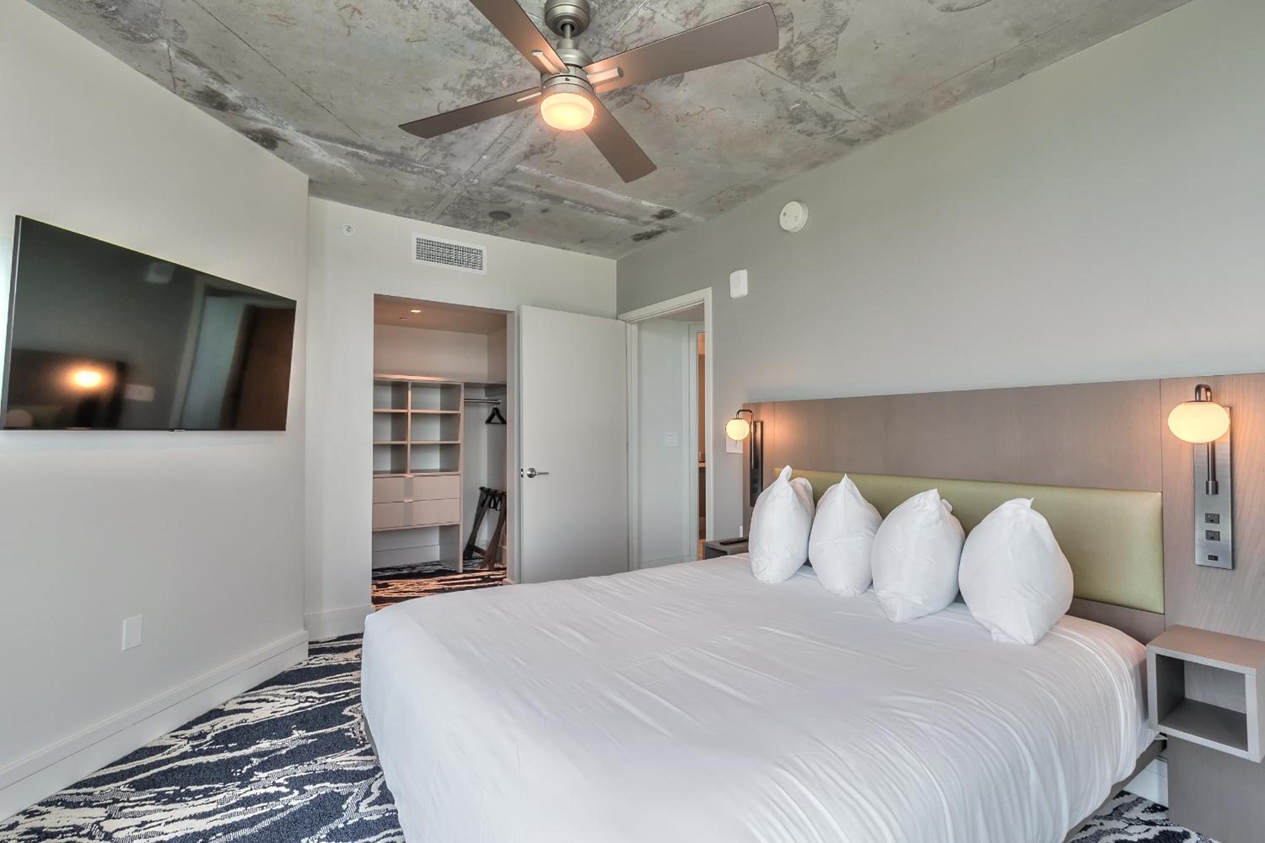 2 Bedroom City View Residence - Photo 21