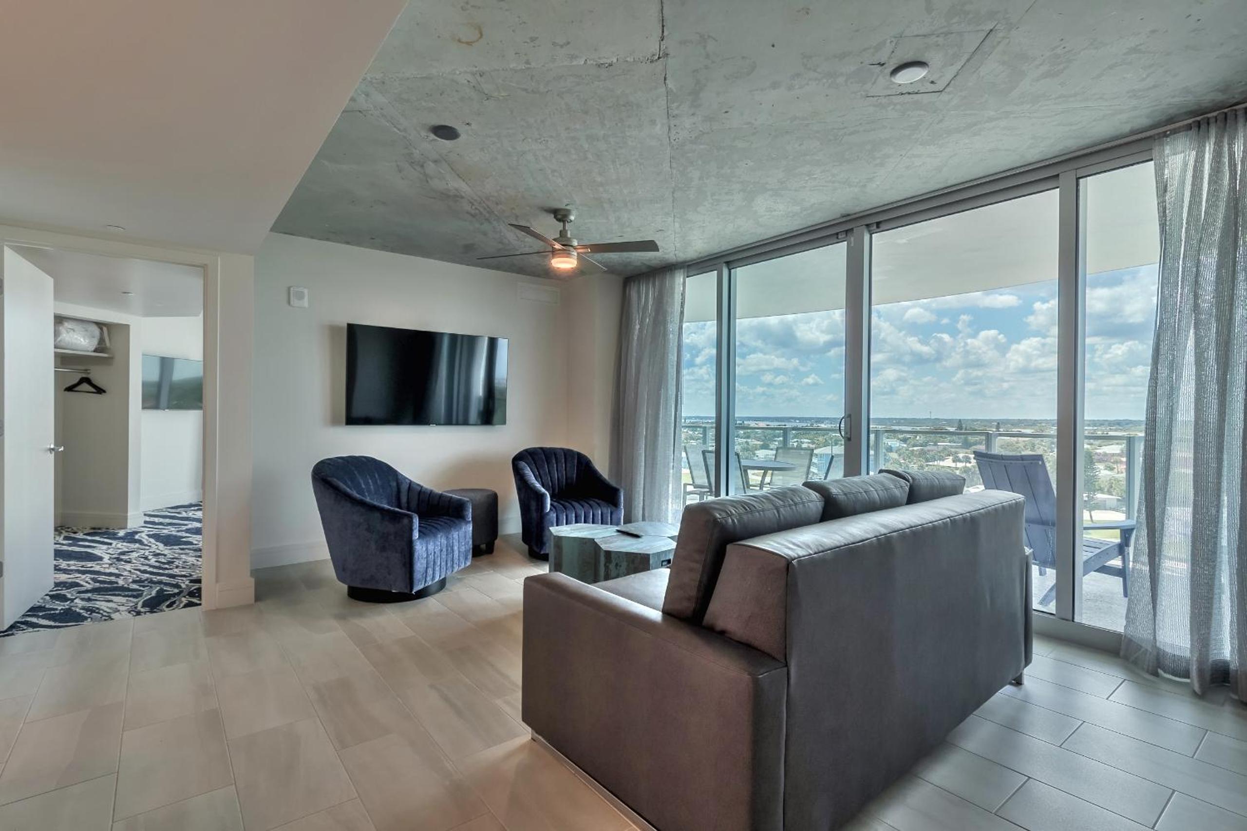 2 Bedroom City View Residence - Photo 12