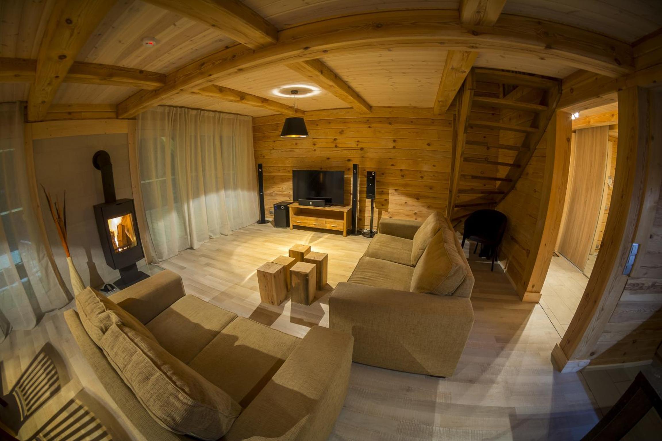 Four-Bedroom House - Photo 8
