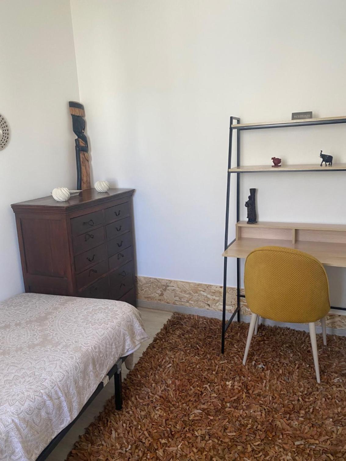 Three-Bedroom House - Photo 6