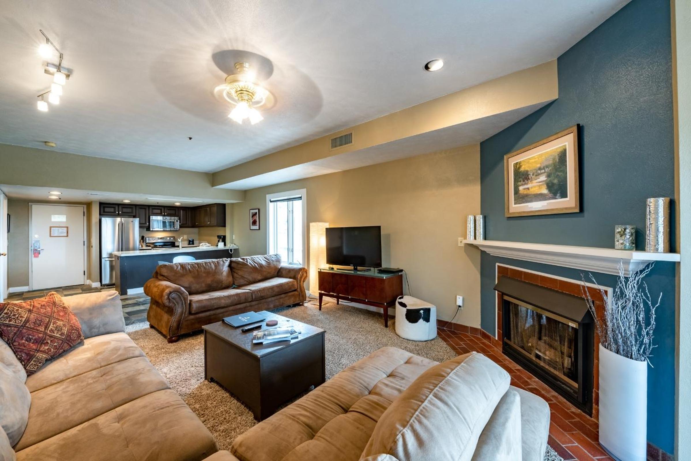 1 Bedroom Condominium  - Photo 4