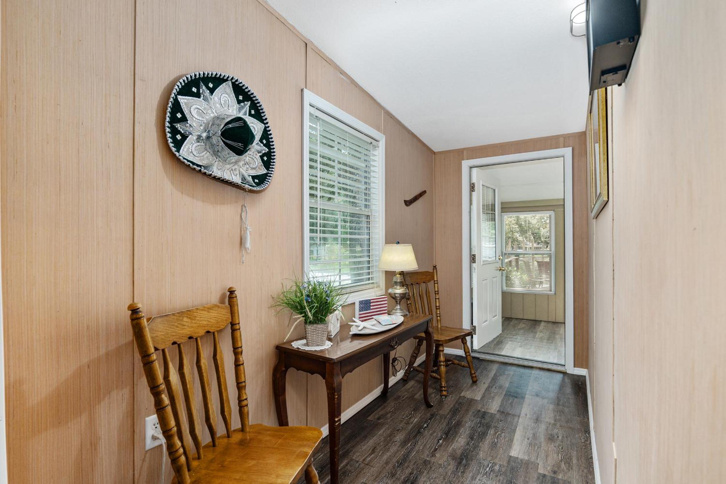 Four-Bedroom House photo 3