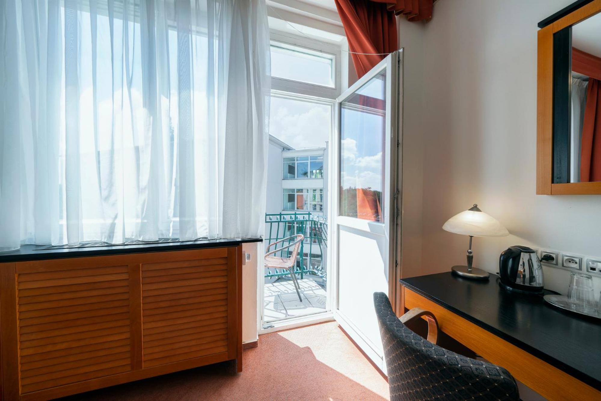 Superior Double Room with Balcony photo 2